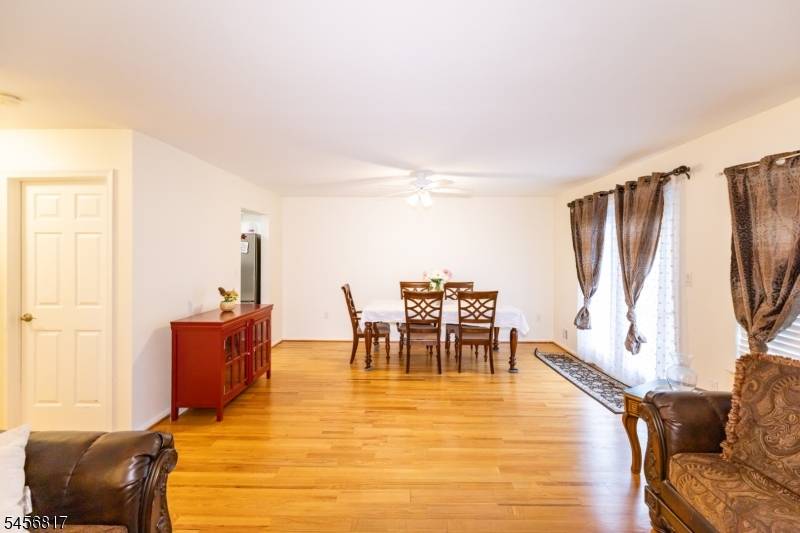 17 Heritage Ct, Ewing Twp., NJ 08628