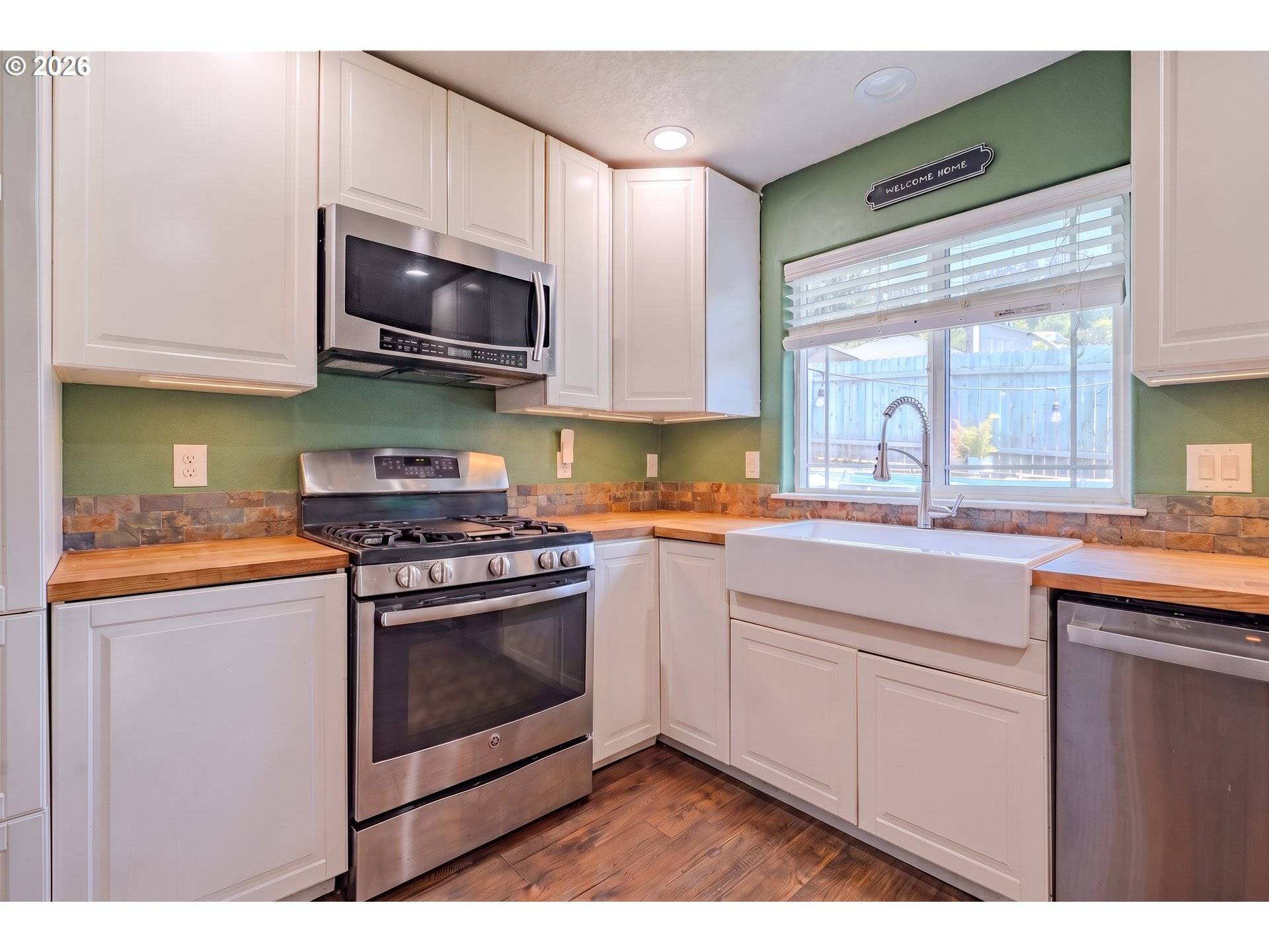 414 N 3RD PL, Kalama, WA 98625