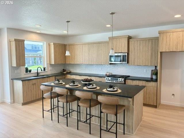 8265 SE Quincy ST, Hillsboro, OR 97123
