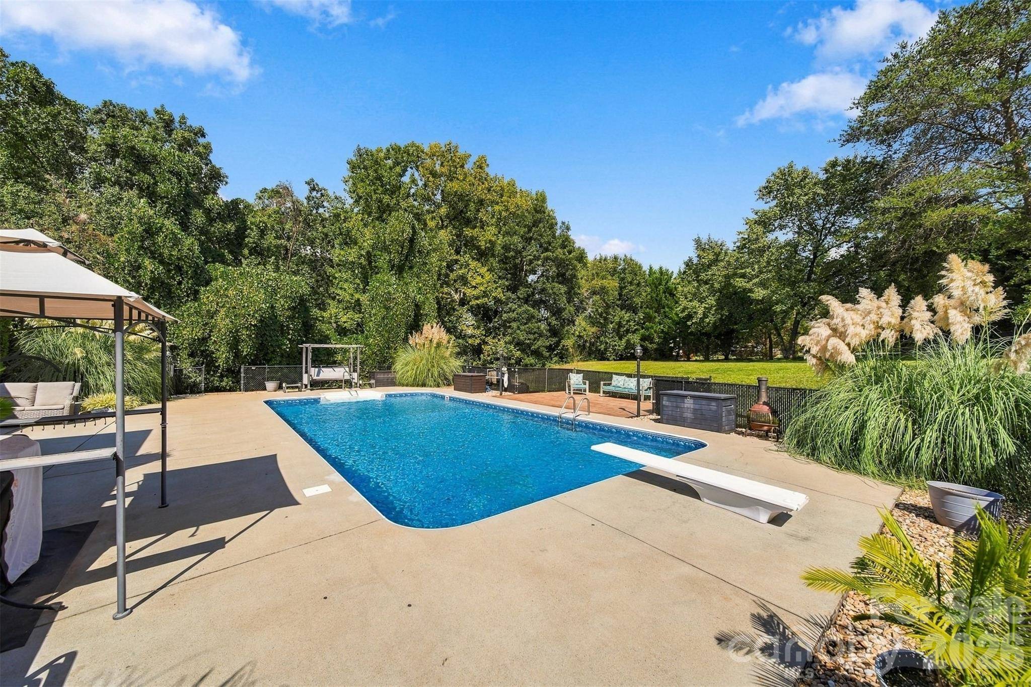 2555 Knox Landing RD, Connelly Springs, NC 28612