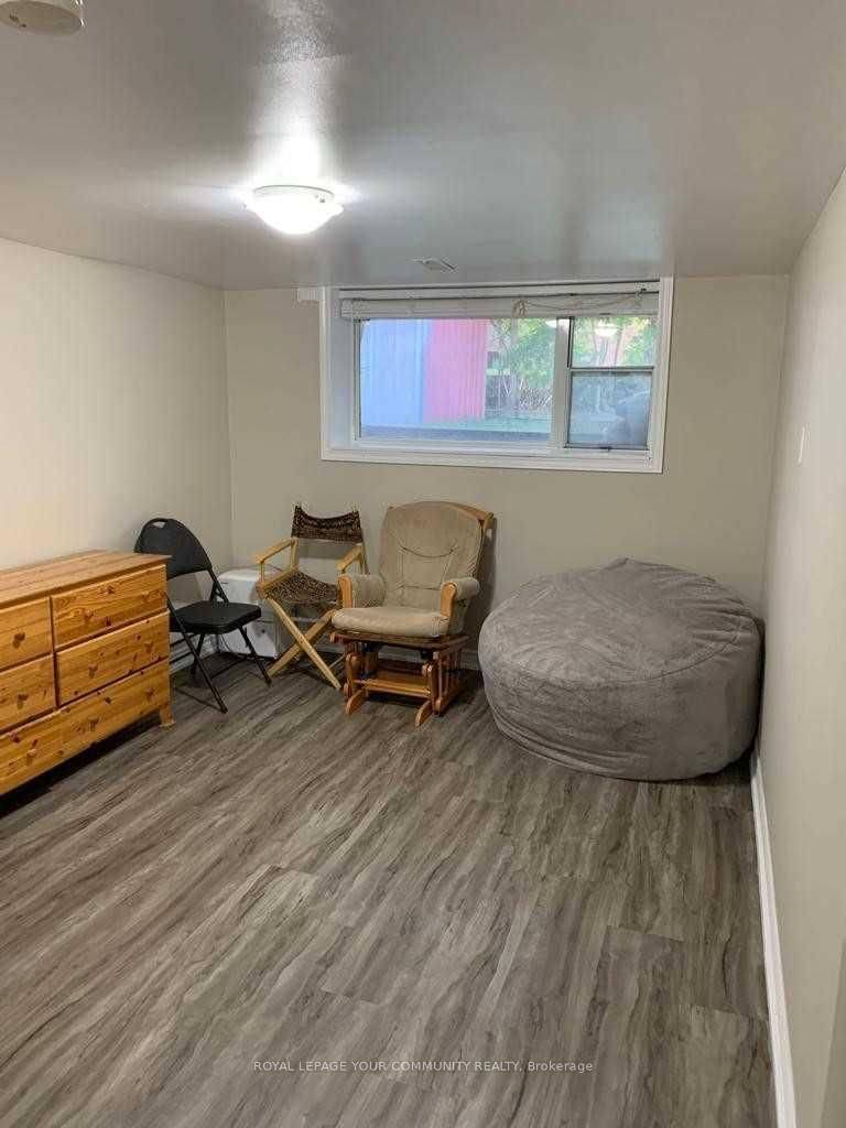 23 CHARLEMONT CRES CRES, Toronto E05, ON M1T 1M3