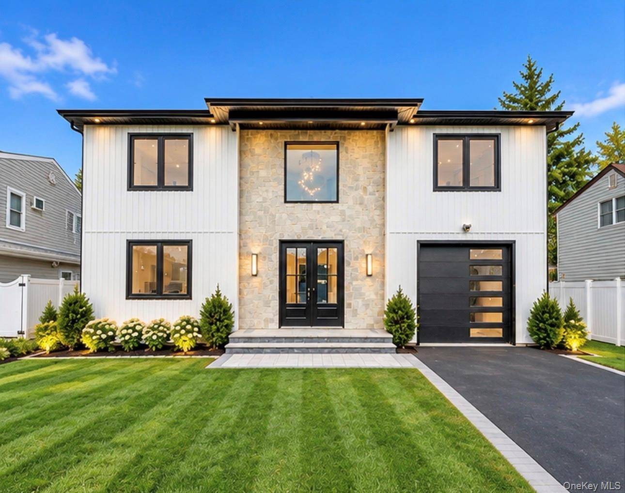 93 Stone, Levittown, NY 11756
