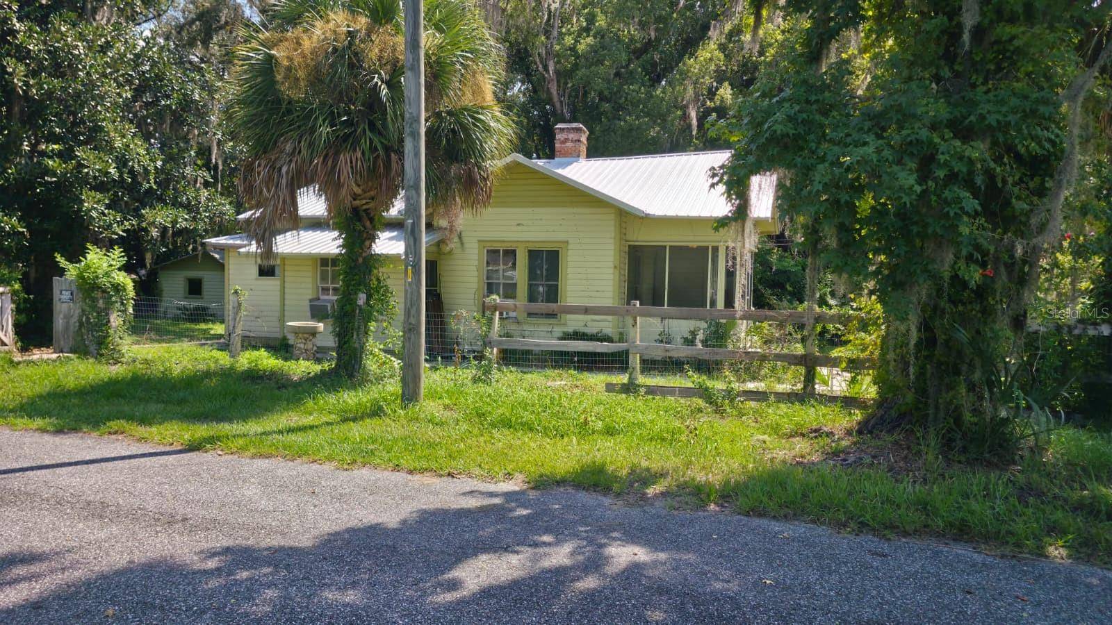 310 E NOBLE AVE, Bushnell, FL 33513