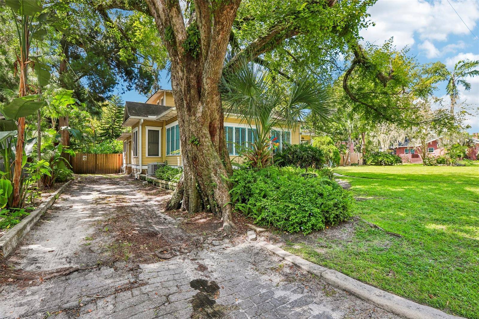 204 W THOMAS ST, Tampa, FL 33604