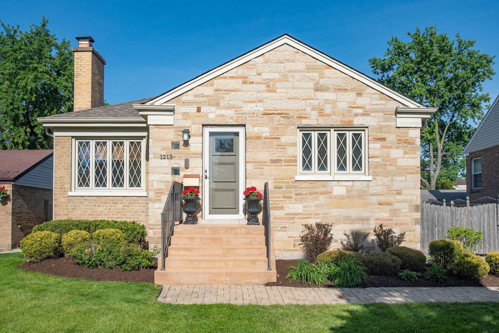 1213 Kemman AVE, La Grange Park, IL 60526