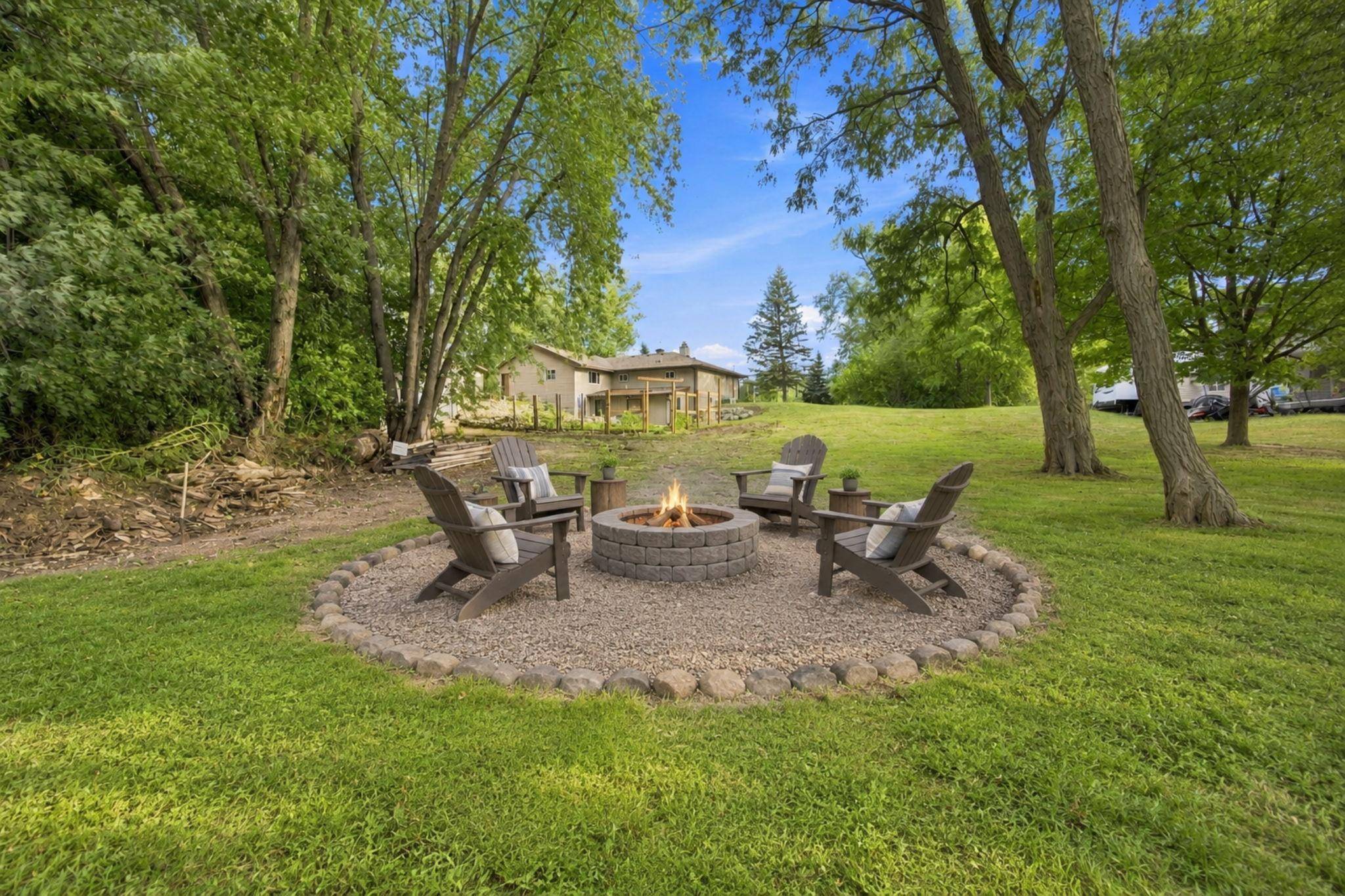 1847 Upper 55th ST E, Inver Grove Heights, MN 55077