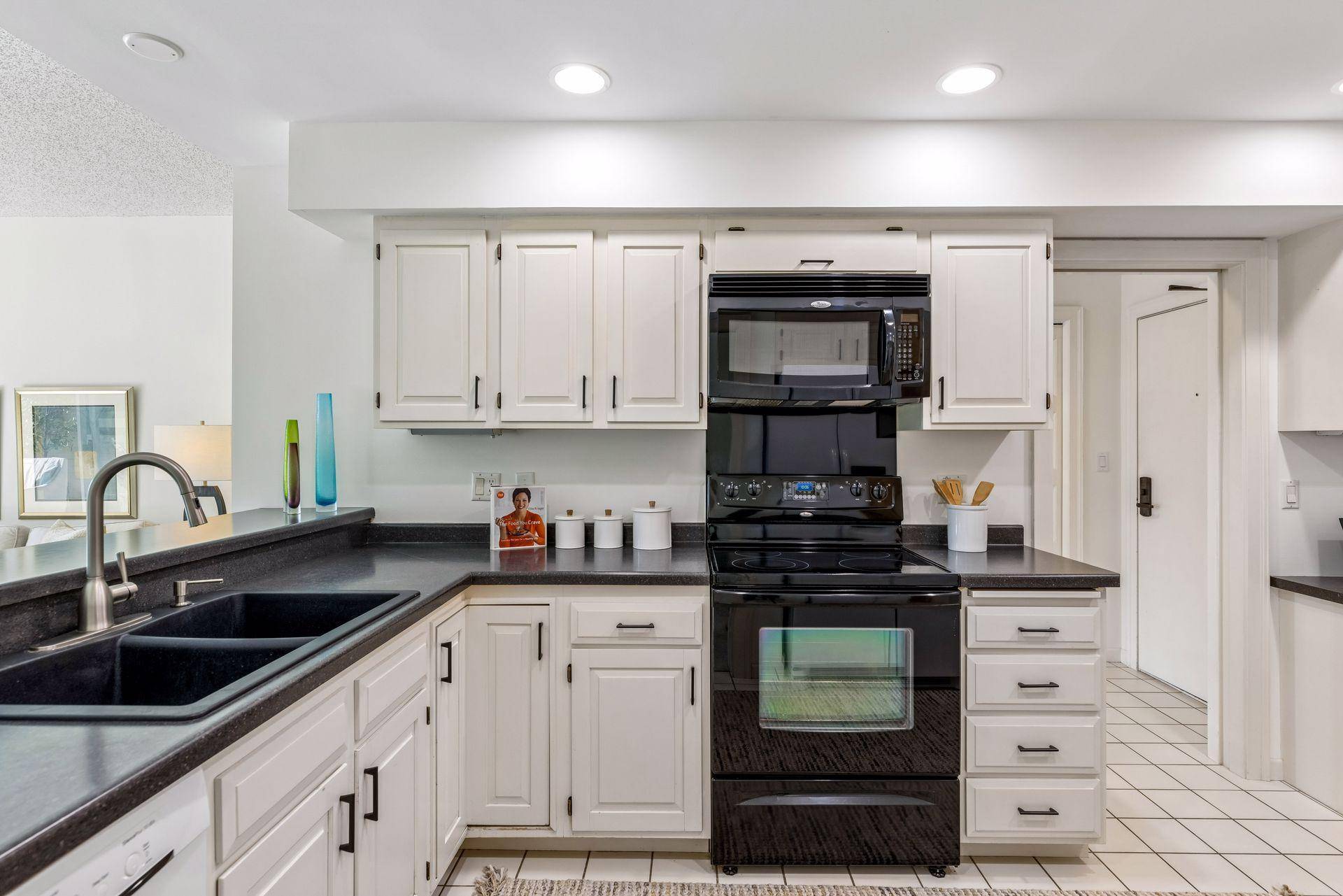 1201 Yale PL #407, Minneapolis, MN 55403