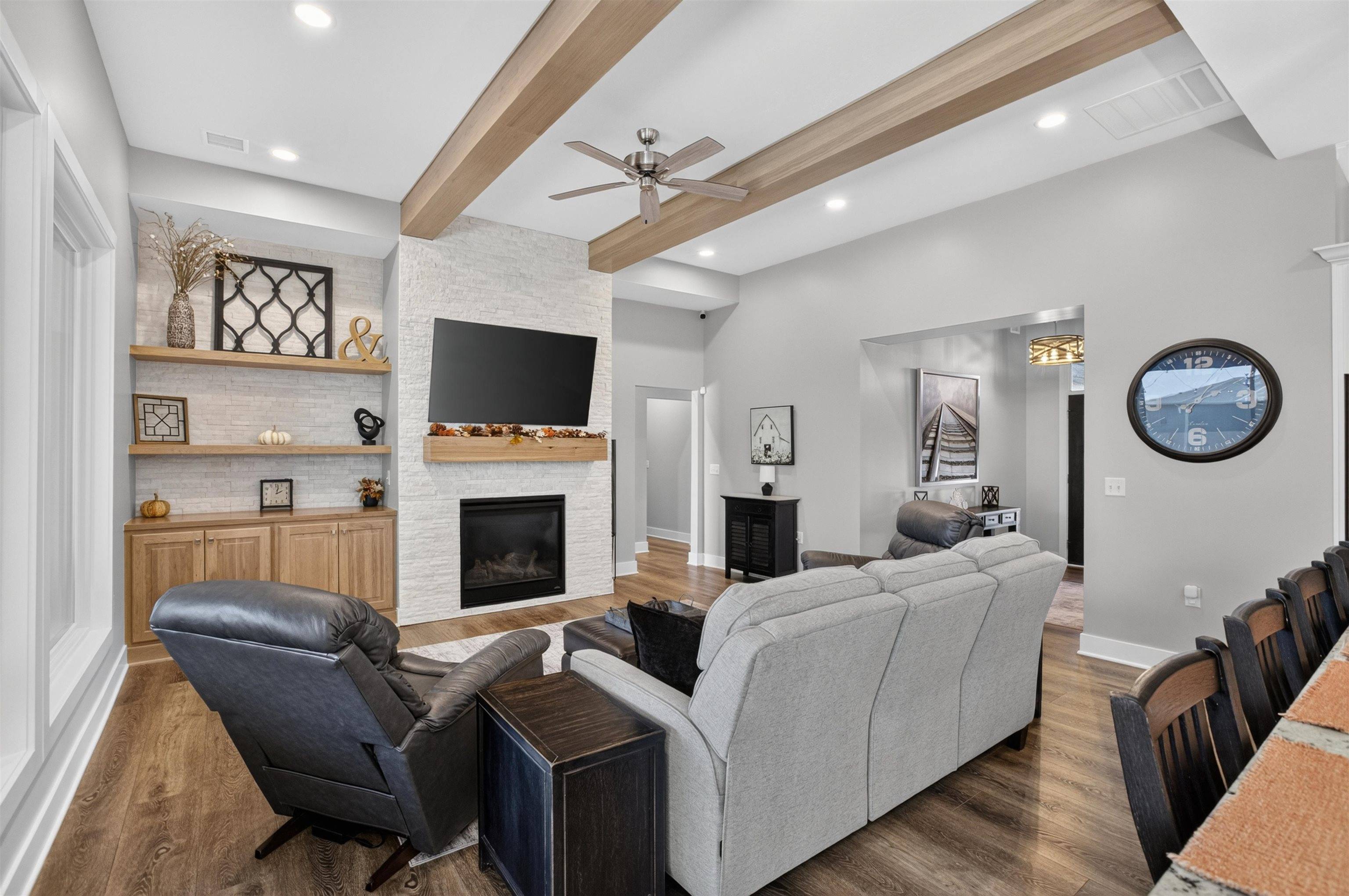 5945 E Forbes, Bel Aire, KS 67220