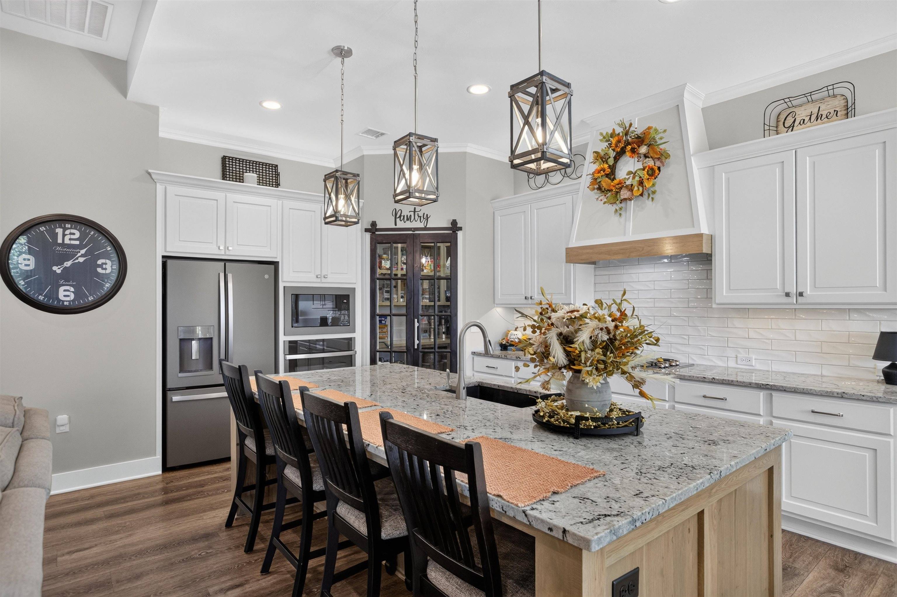 5945 E Forbes, Bel Aire, KS 67220