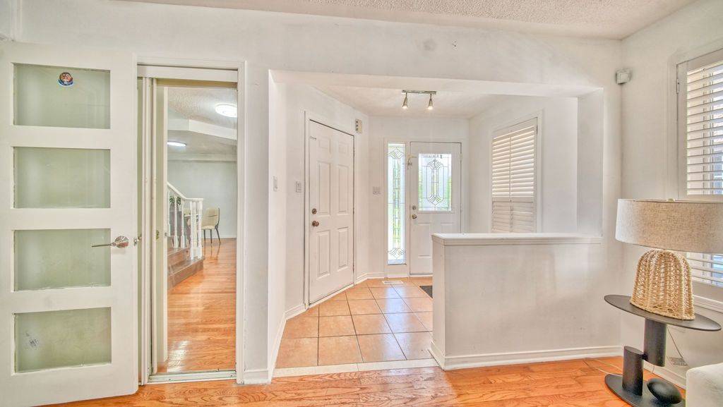 3706 Forest Bluff CRES, Mississauga, ON L5N 7W7