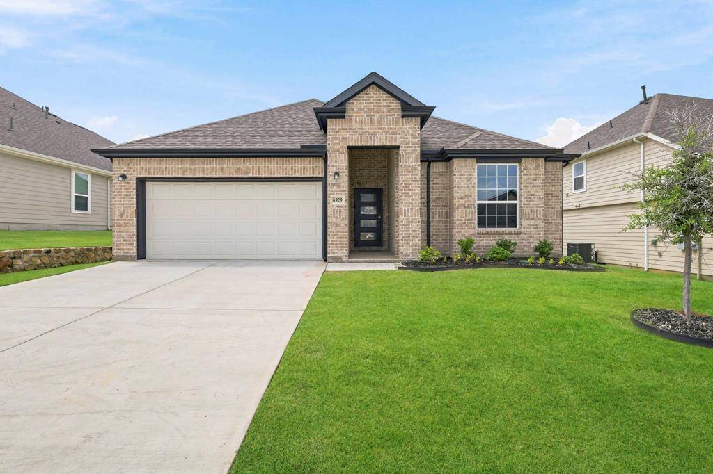 6929 Night Owl Lane, Fort Worth, TX 76036