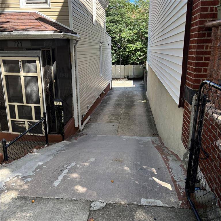 721 East 99th ST, Brooklyn, NY 11236