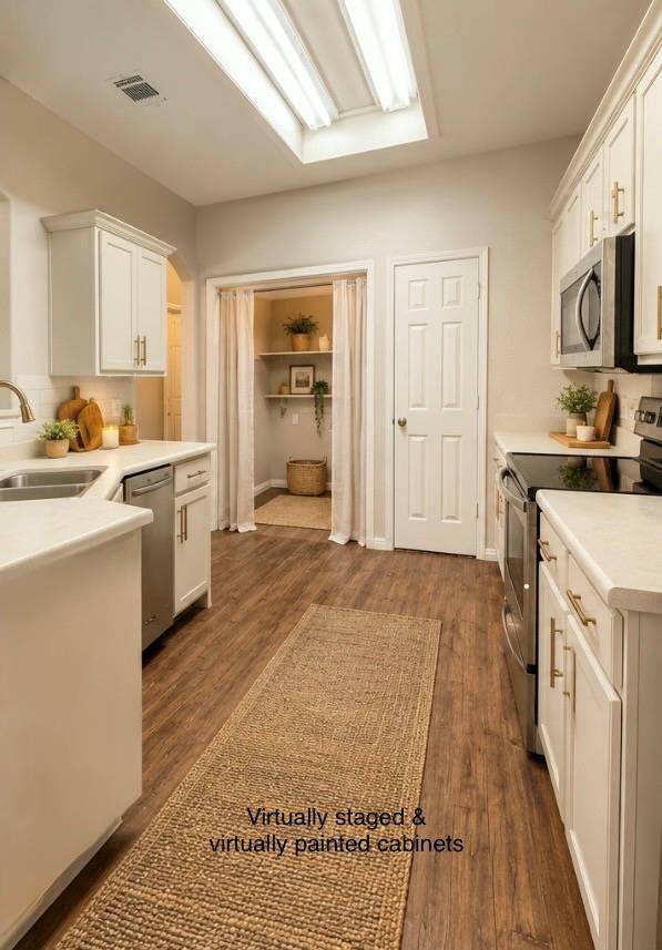 2037 Northview DR, San Marcos, TX 78666
