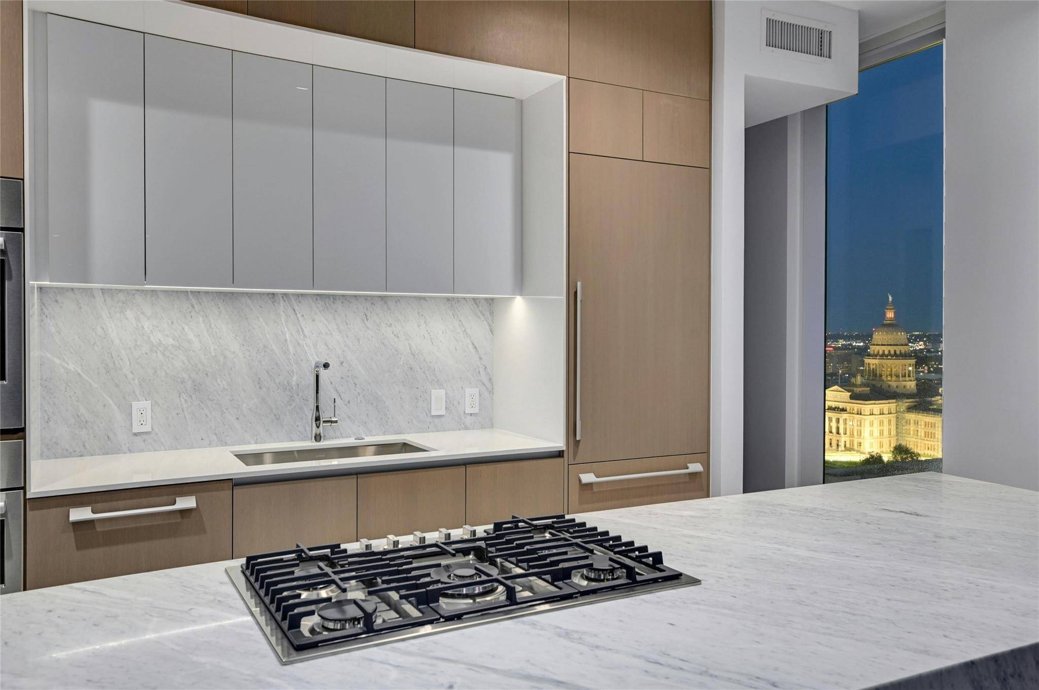 313 W 17th ST #2305, Austin, TX 78701