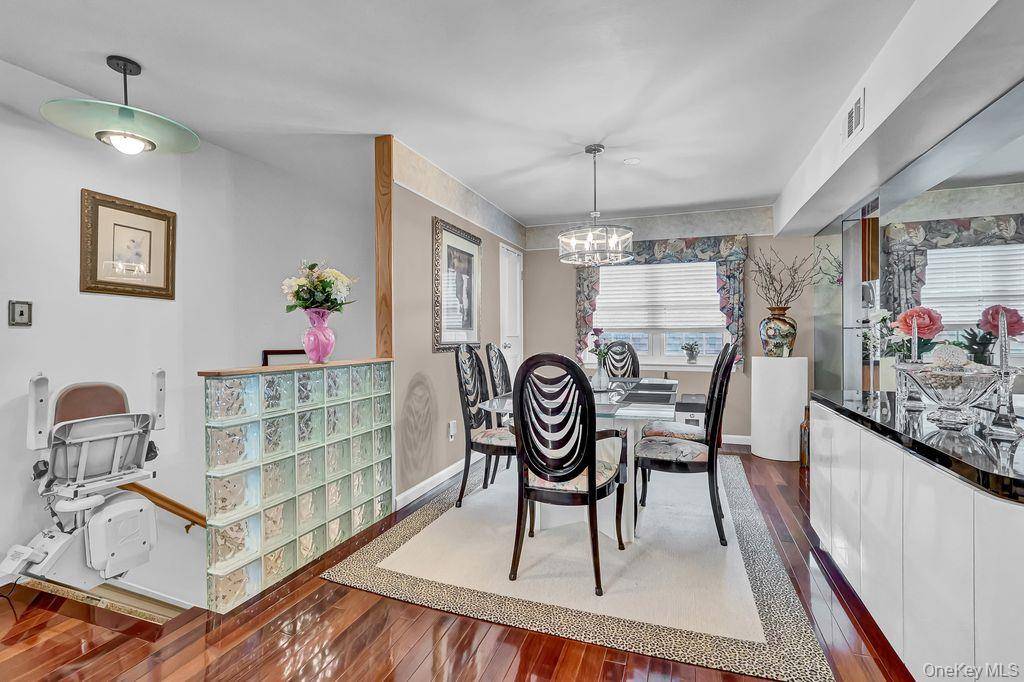 309 Mariners WAY, Copiague, NY 11726