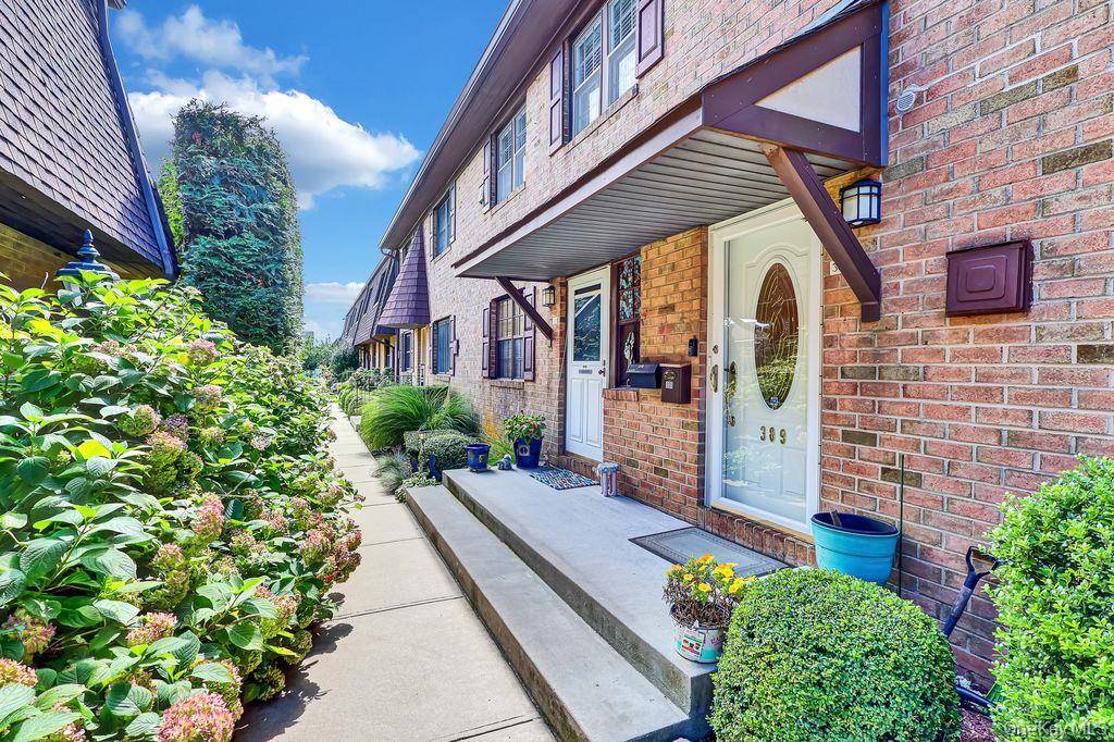 309 Mariners WAY, Copiague, NY 11726