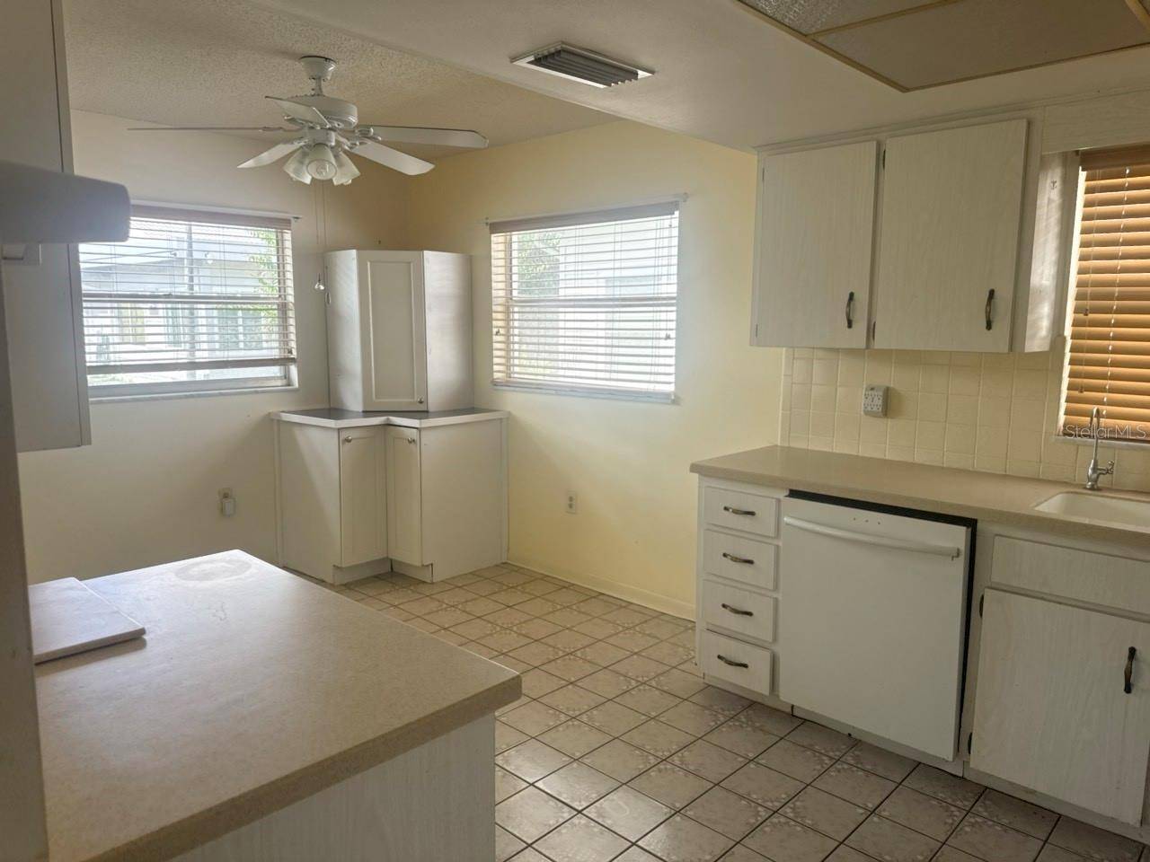 5460 LEMON TREE LN N, Pinellas Park, FL 33782
