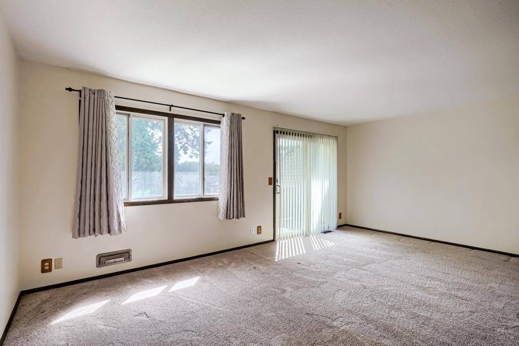 12164 Drake ST NW, Coon Rapids, MN 55448