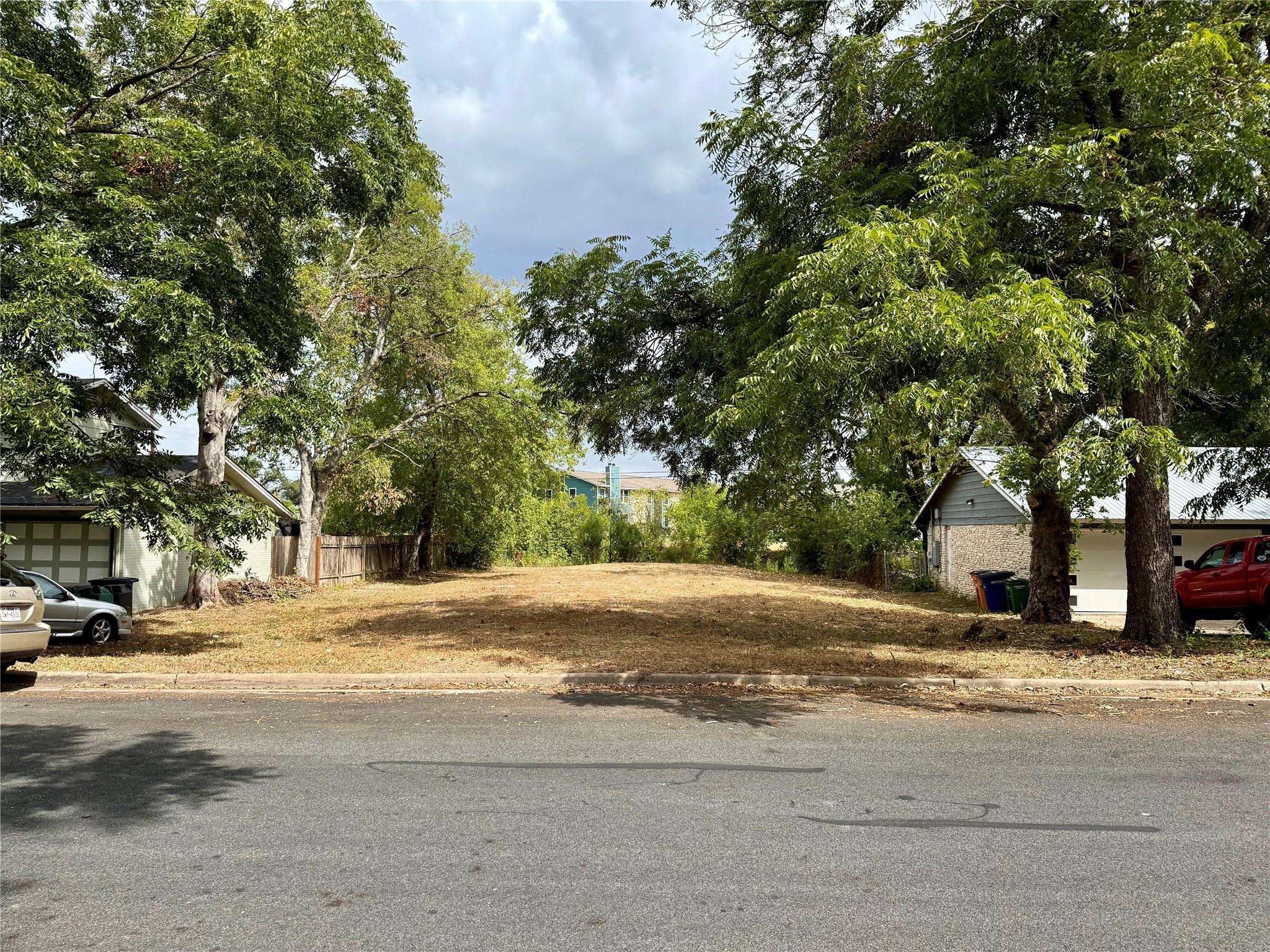 904 Hermitage DR, Austin, TX 78753