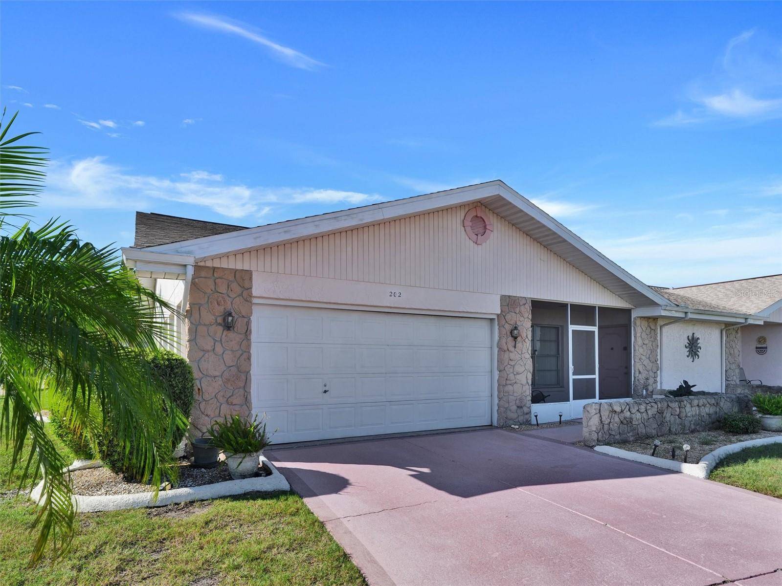 202 CACTUSFLOWER LN, Sun City Center, FL 33573