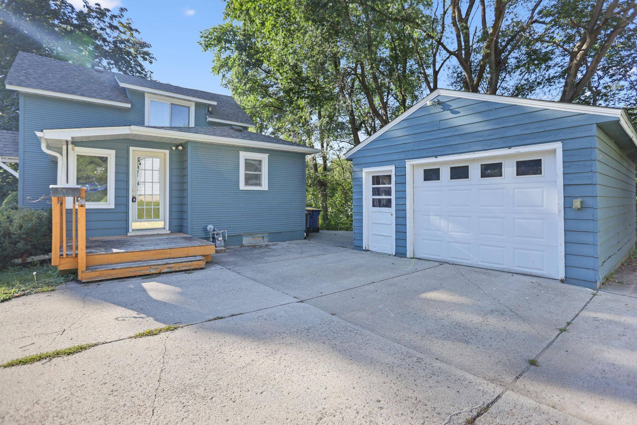 416 3rd ST NE, Faribault, MN 55021