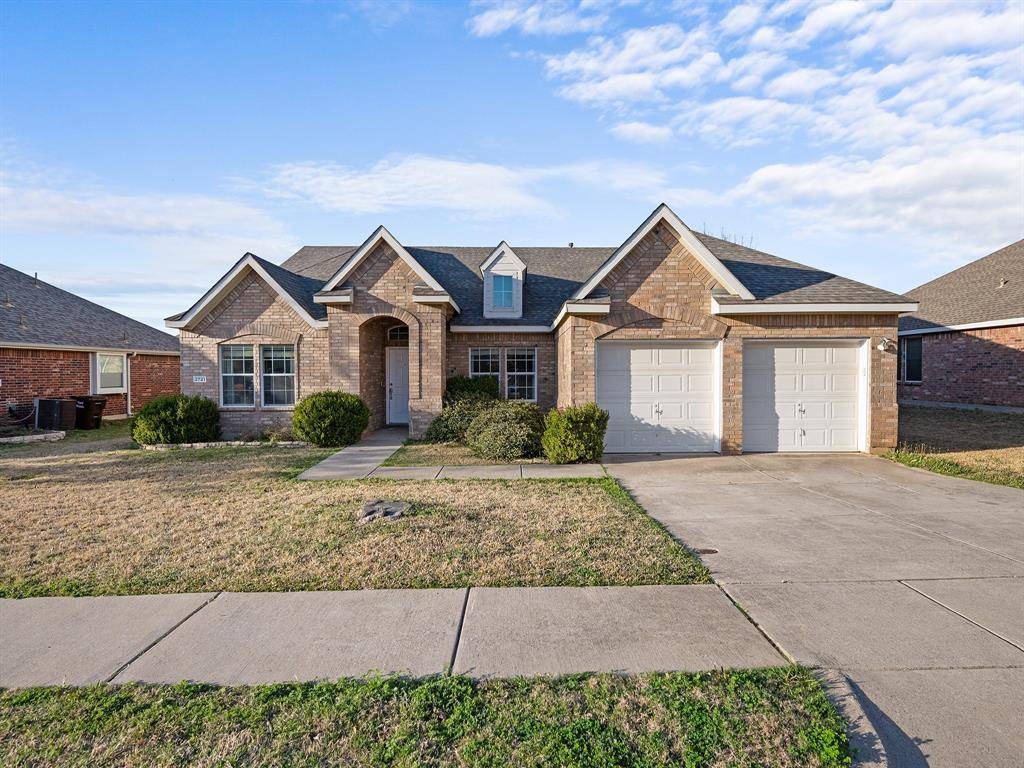 2721 Clubhouse Drive, Denton, TX 76210