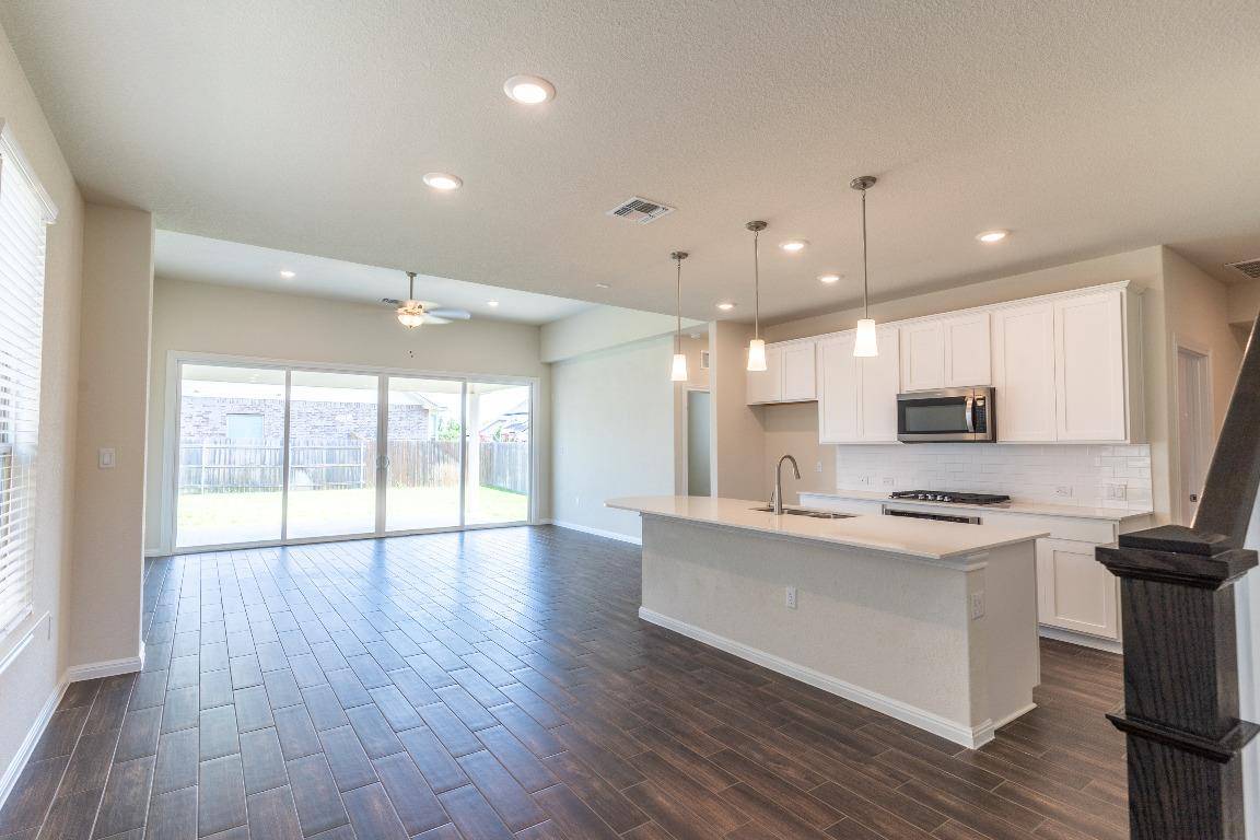 6802 Pleasanton PKWY, Pflugerville, TX 78660