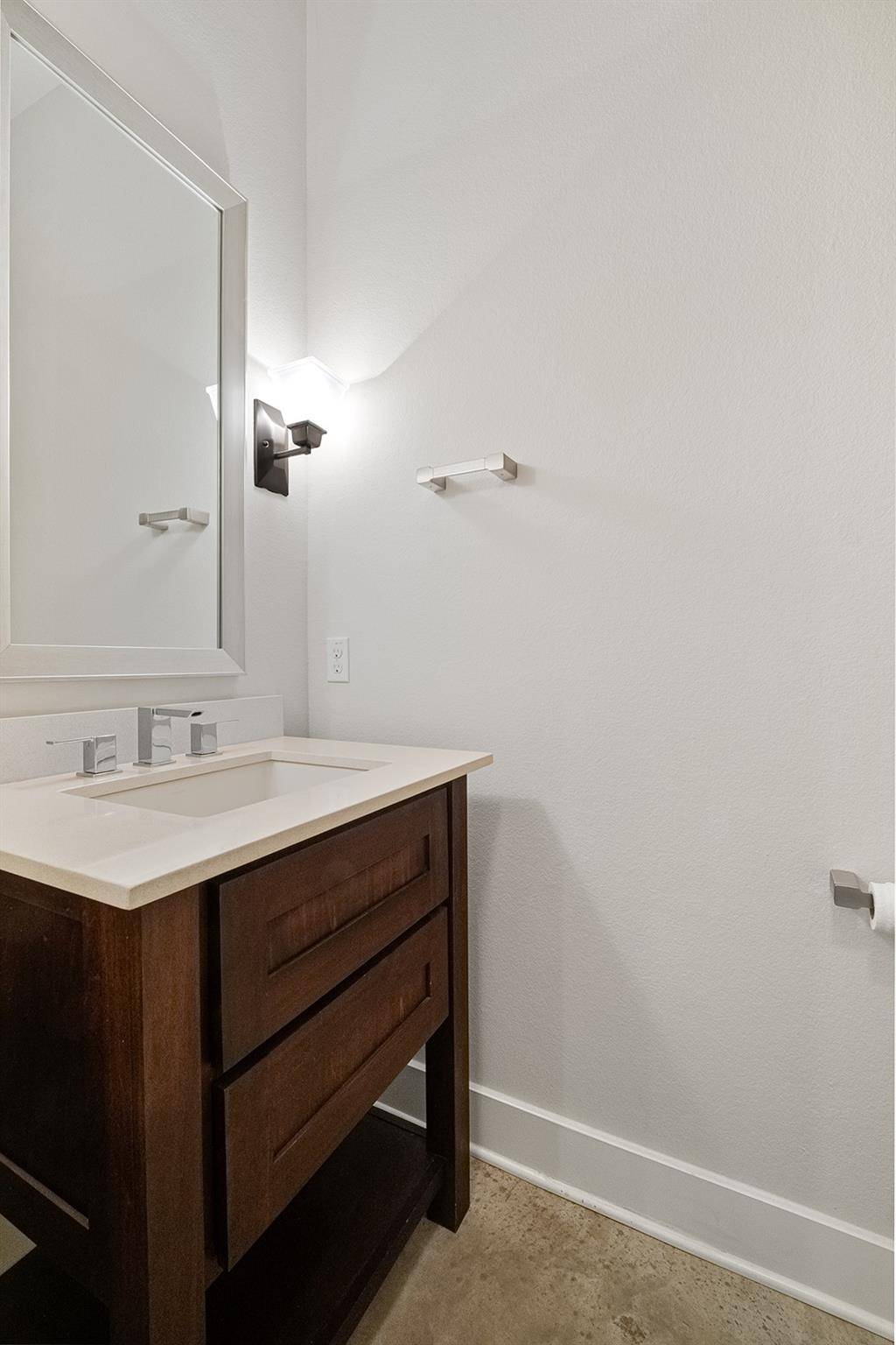 904 Freewater LN, Austin, TX 78704