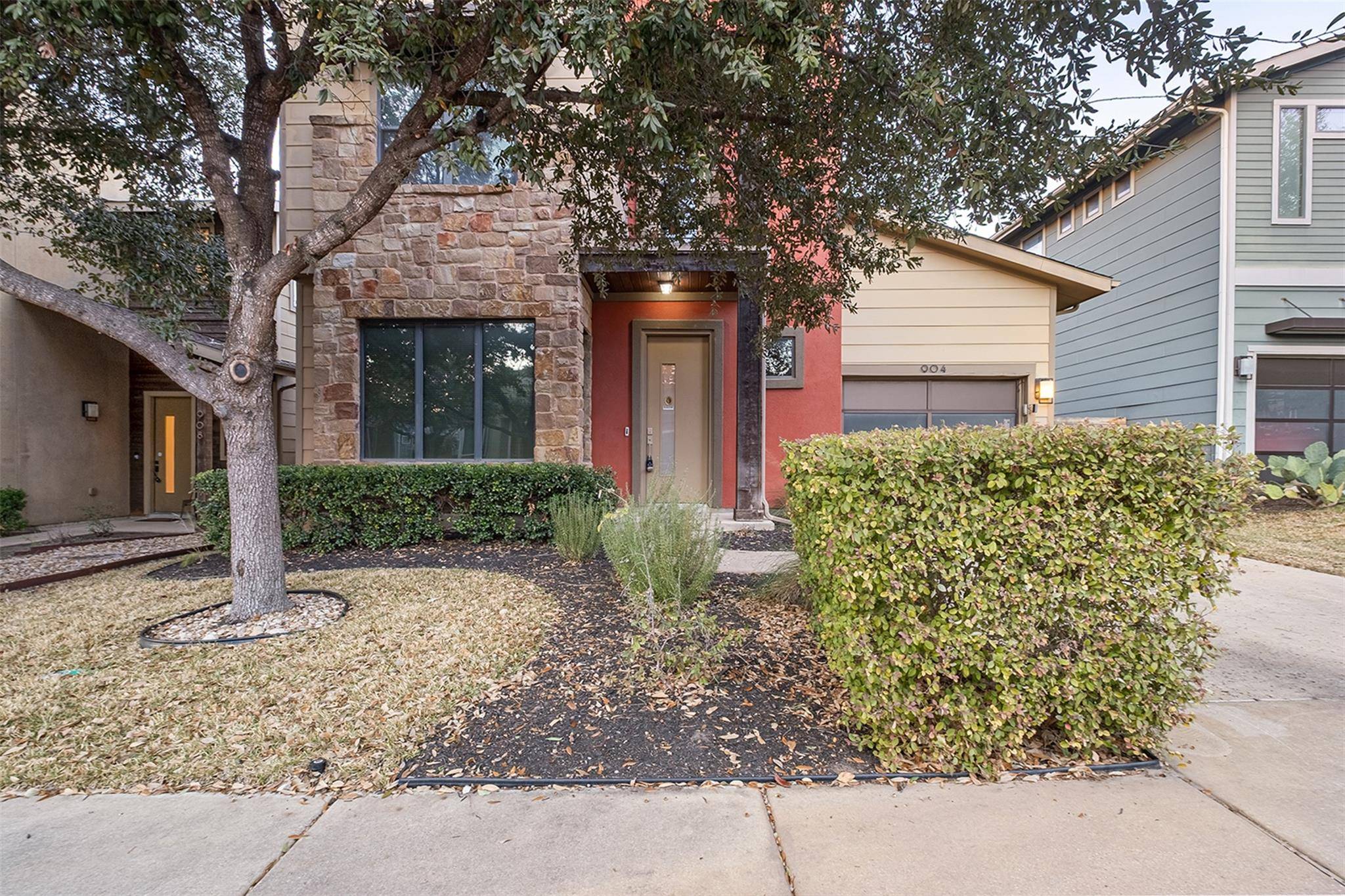 904 Freewater LN, Austin, TX 78704