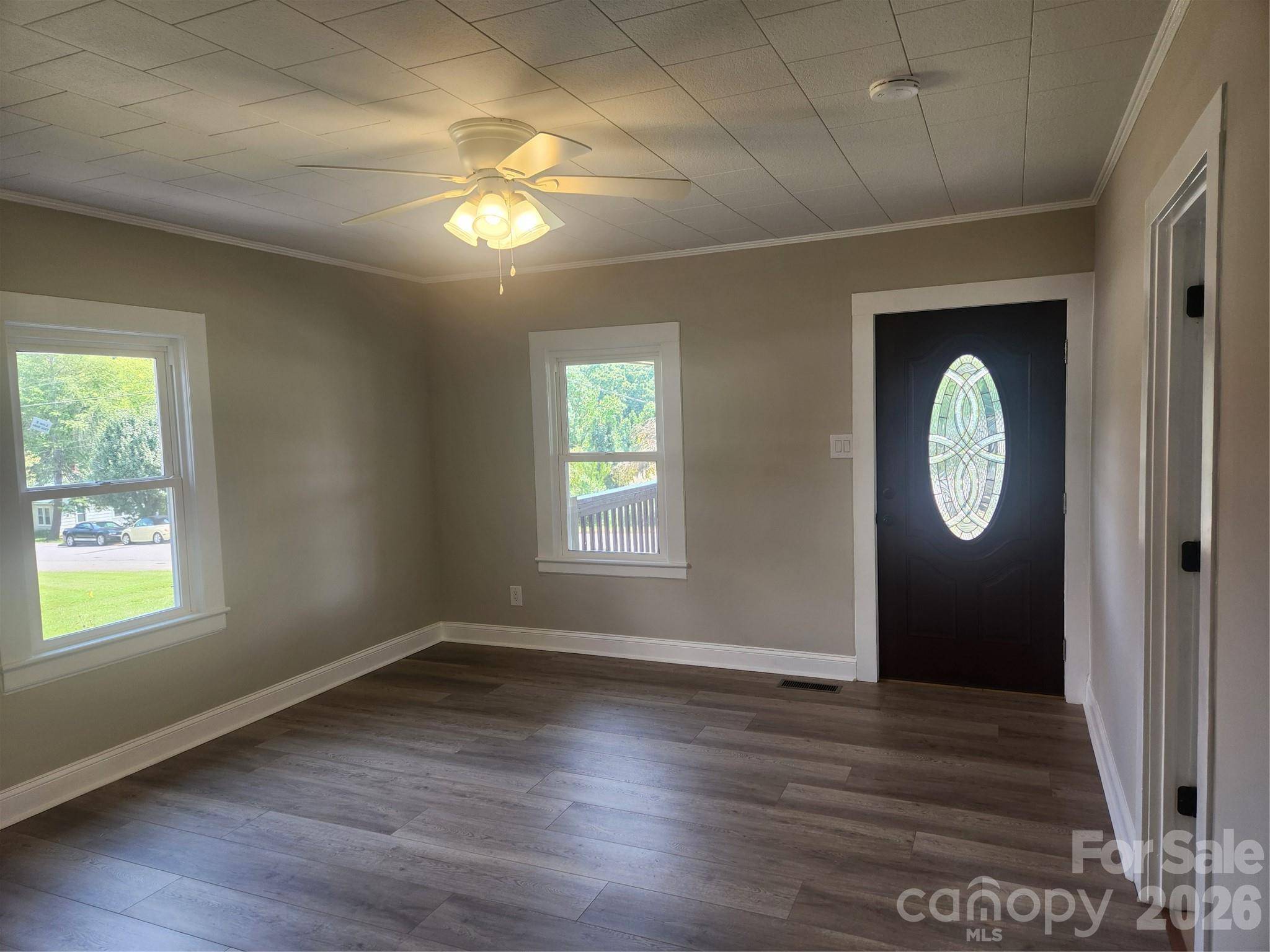 8 N summit AVE, Granite Falls, NC 28630
