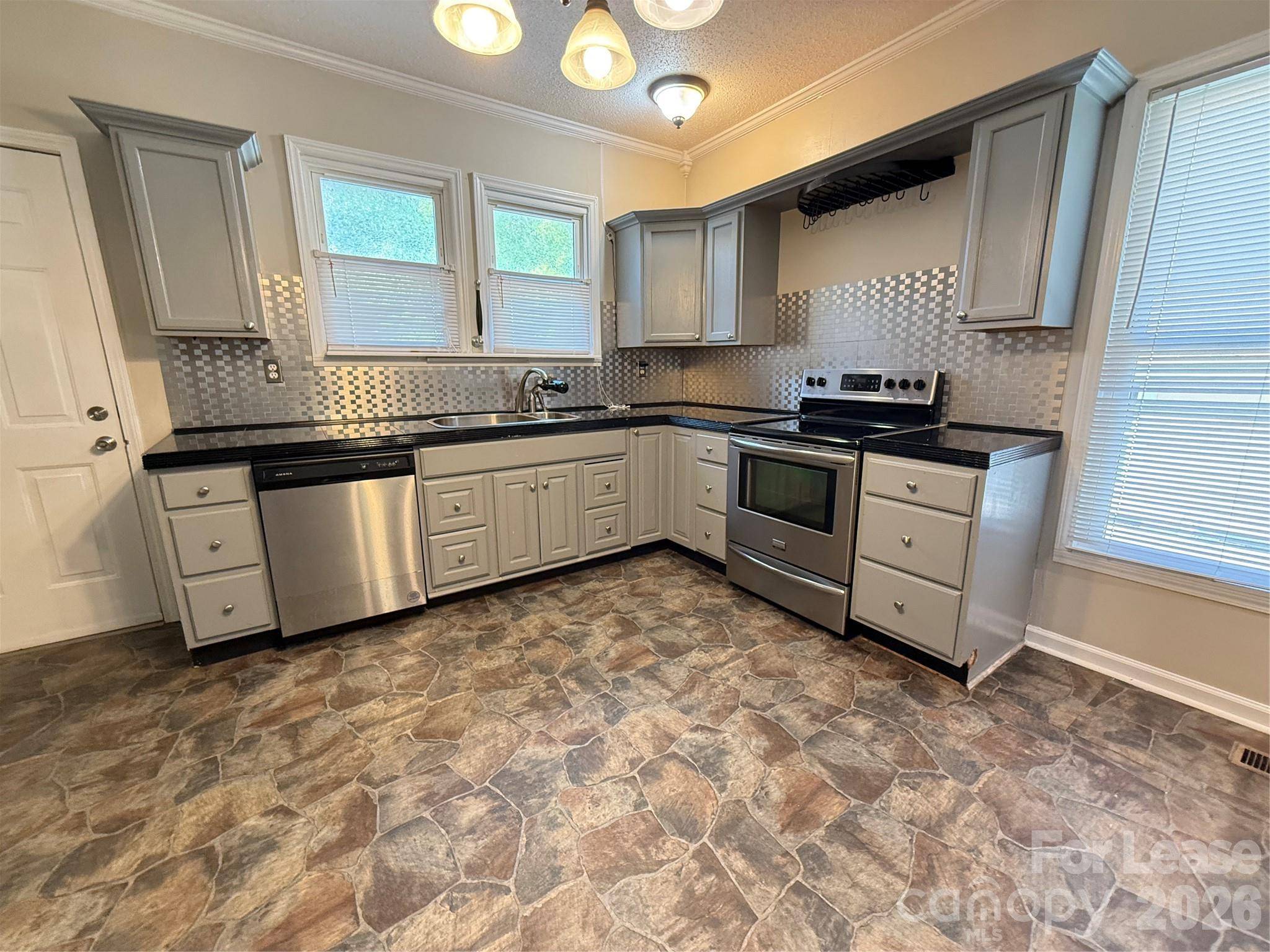 917 Lincolnton RD, Salisbury, NC 28144