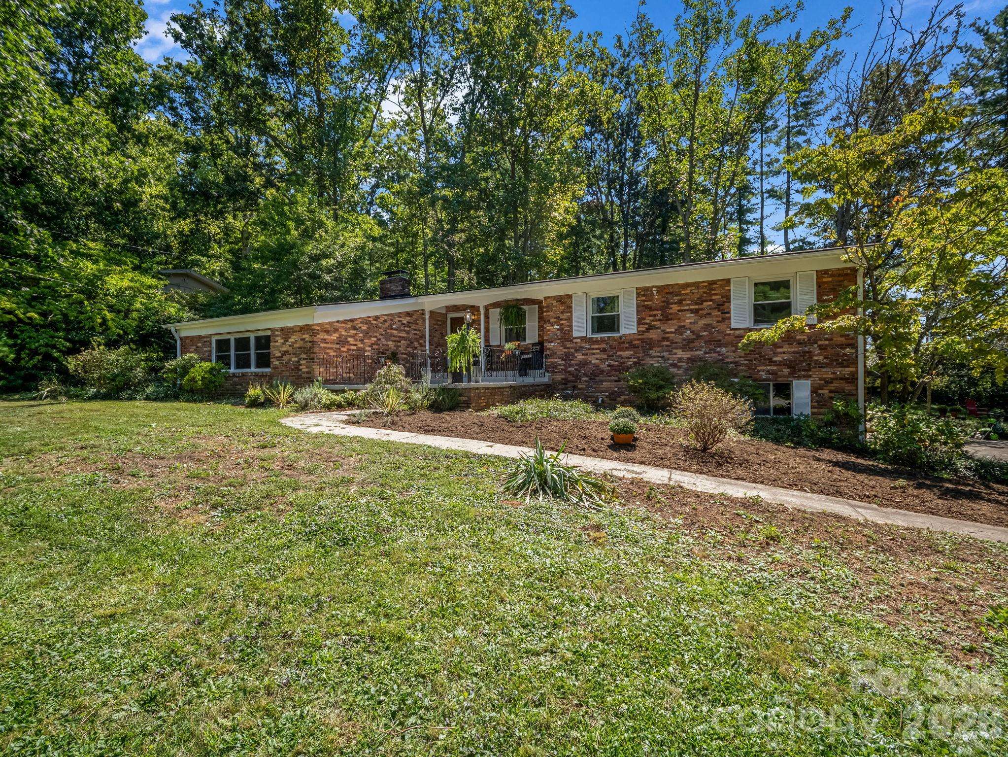 21 Sleepy Hollow DR, Asheville, NC 28805