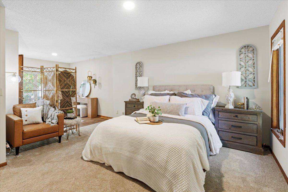 16101 Hilltop RD, Eden Prairie, MN 55347