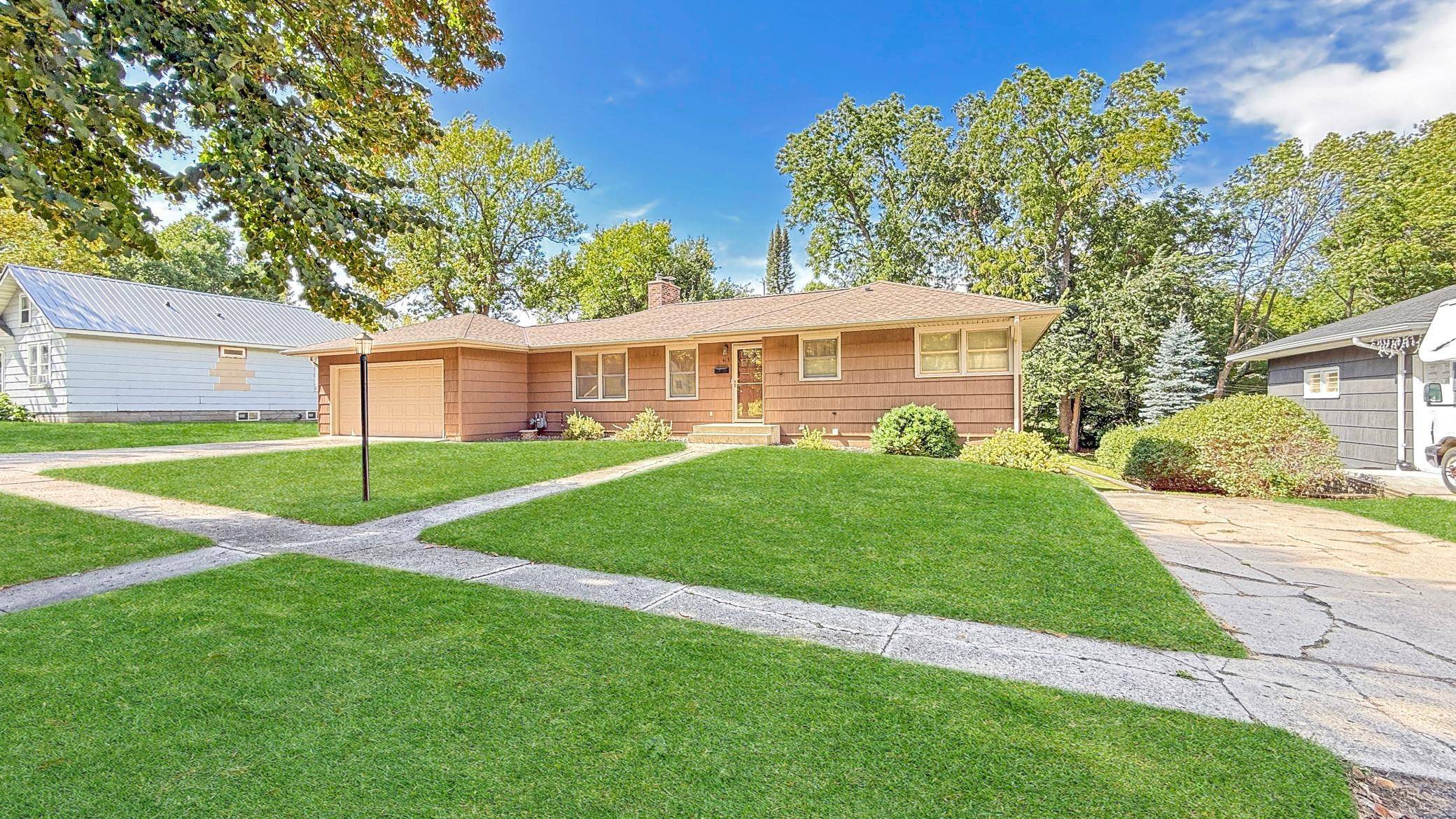 415 S 11th ST, Montevideo, MN 56265