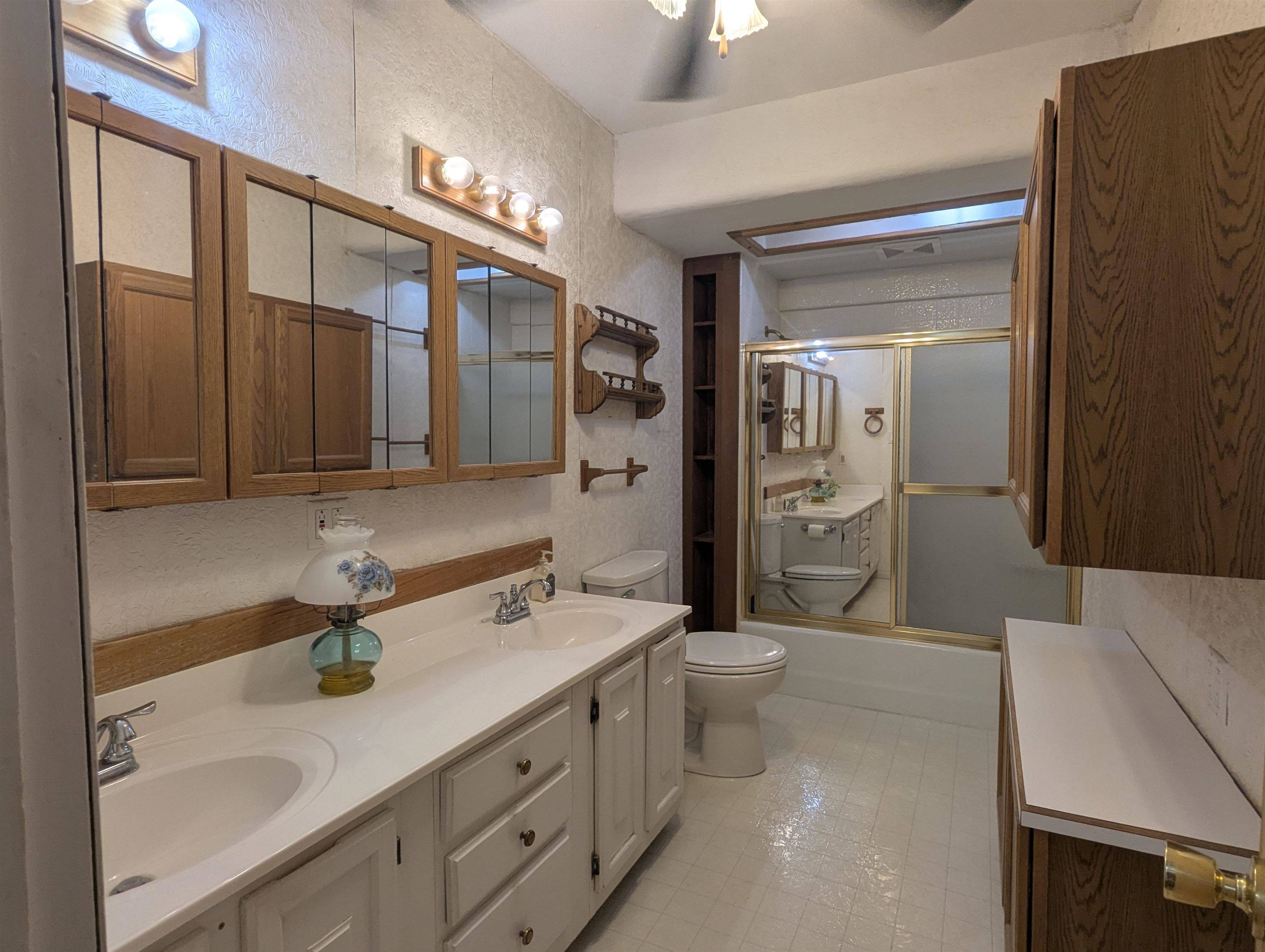1011 W Pine Ave, El Dorado, KS 67042