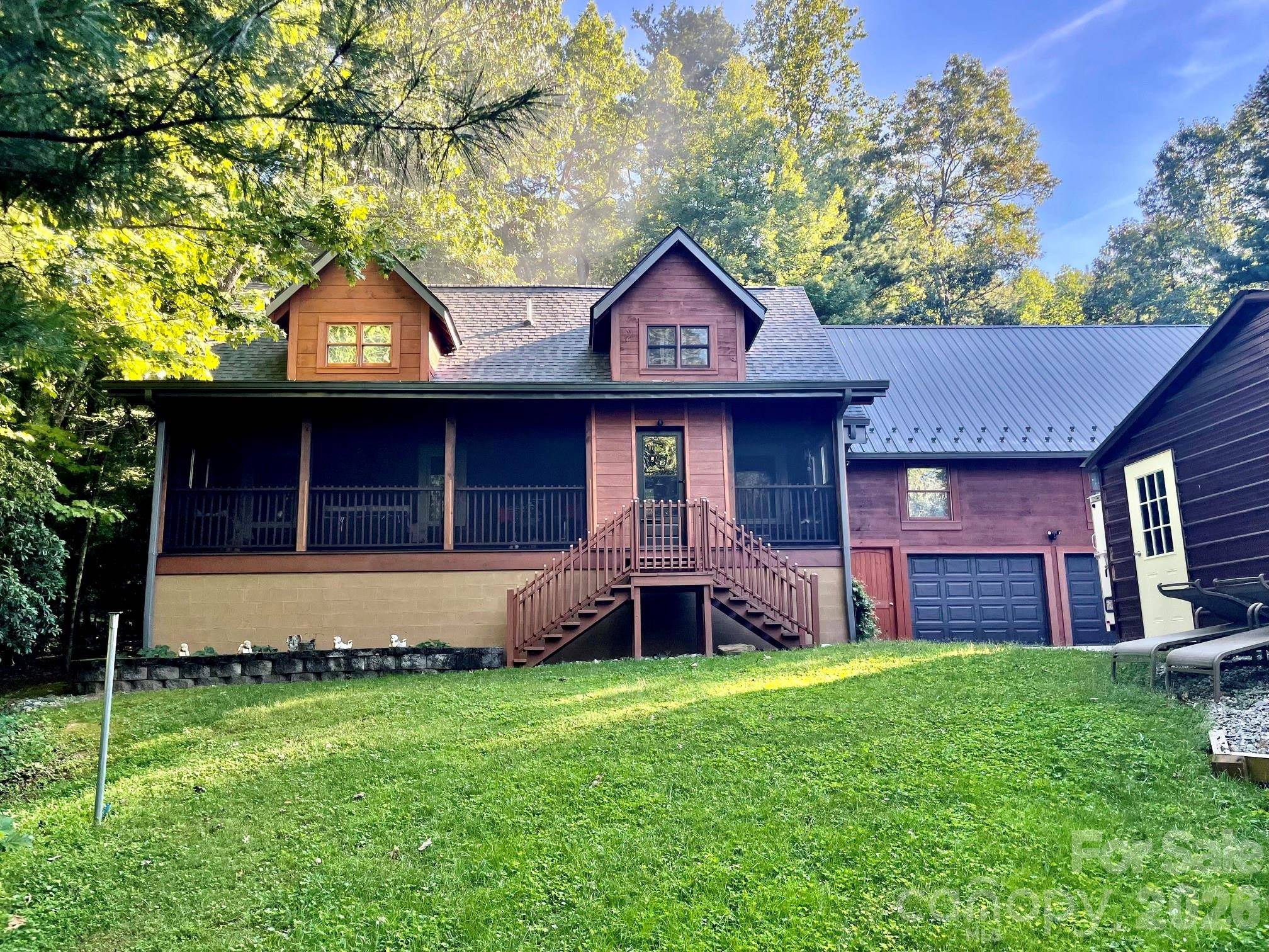 153 Montgomery Place LN, Zirconia, NC 28790