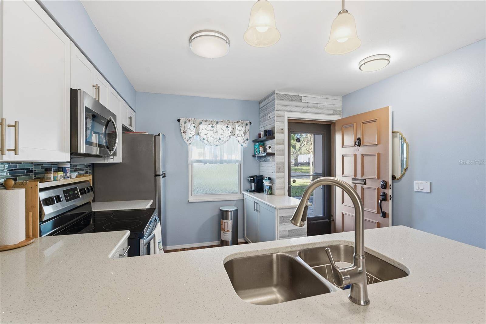 2935 FEATHER DR #65-D, Clearwater, FL 33759
