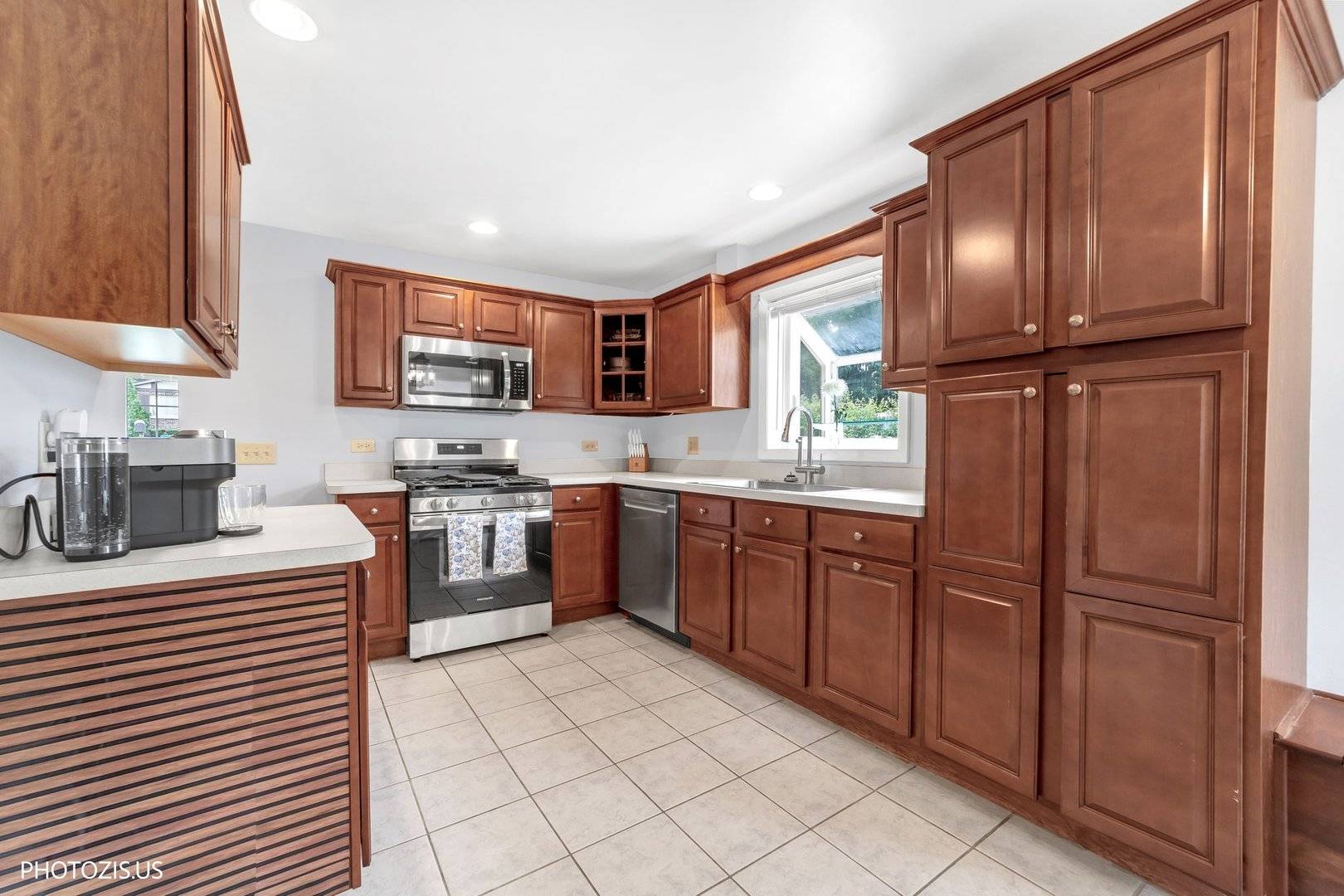1048 Hermes AVE, Lemont, IL 60439