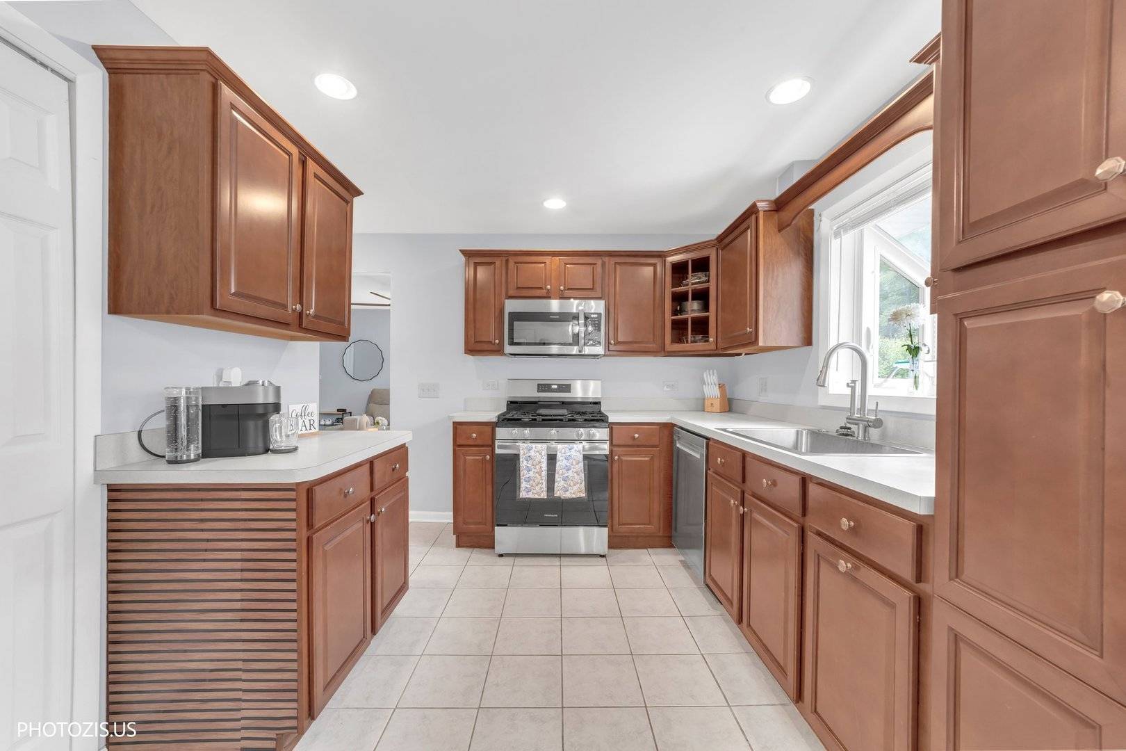 1048 Hermes AVE, Lemont, IL 60439