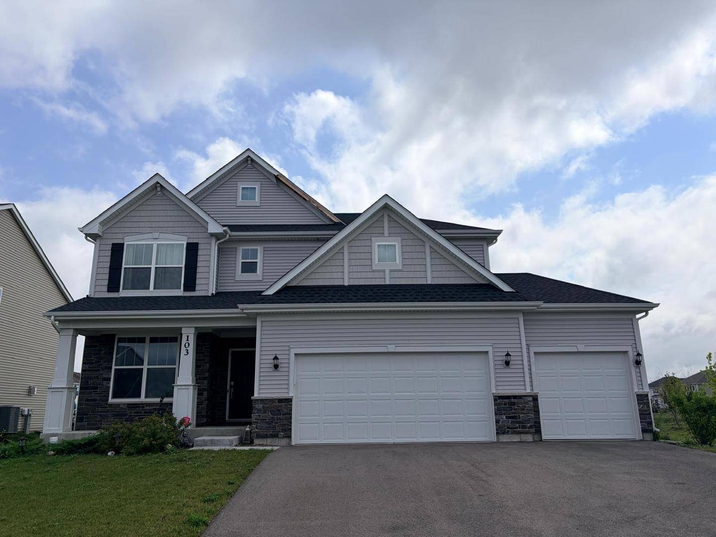 103 Ellis RD, Algonquin, IL 60102