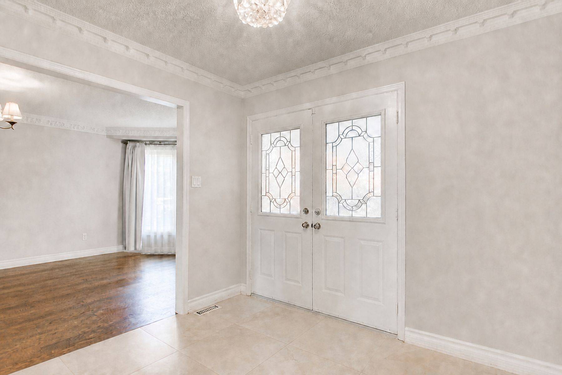 49 Barlow RD, Markham, ON L3R 7Y9