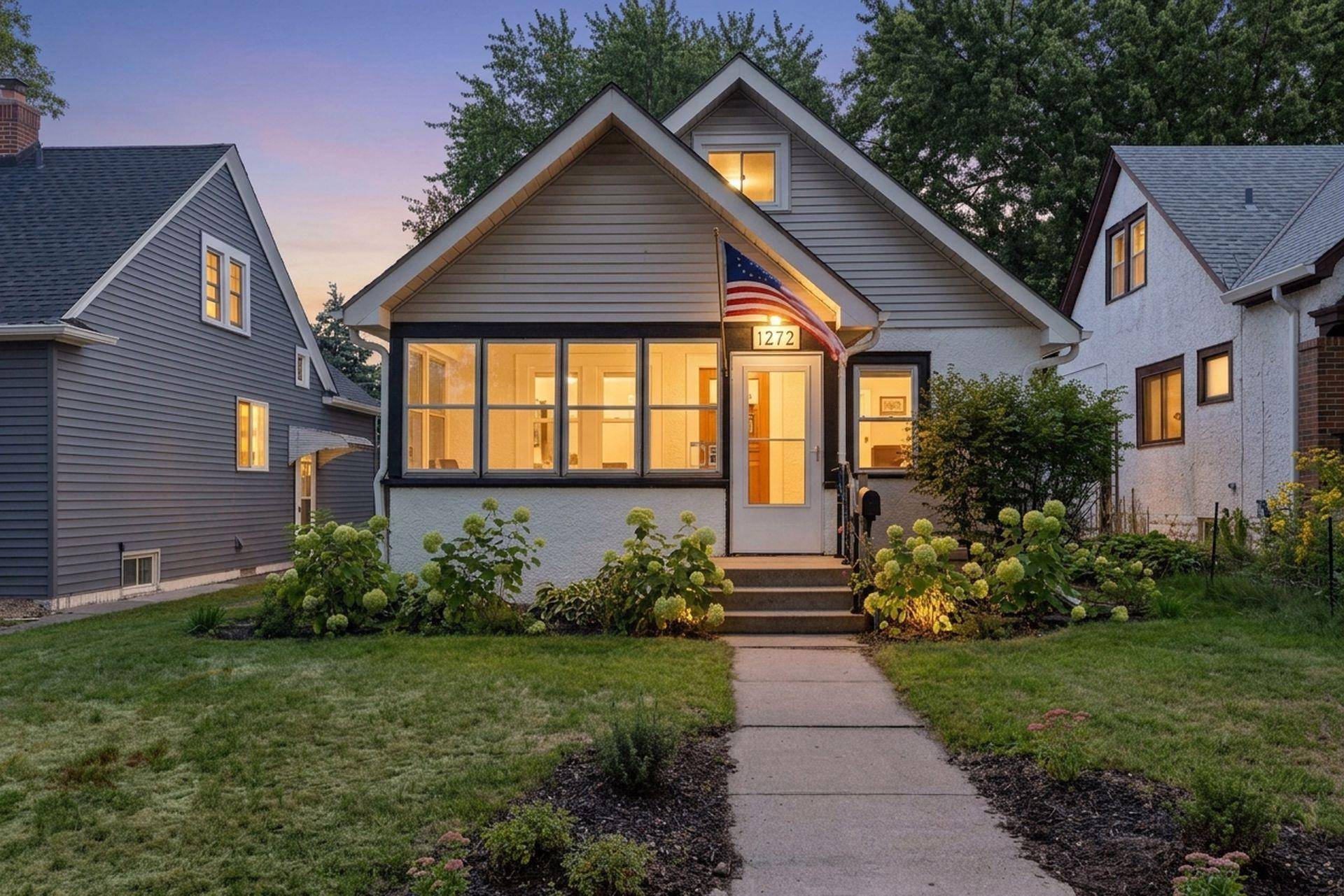1272 Stanford AVE, Saint Paul, MN 55105