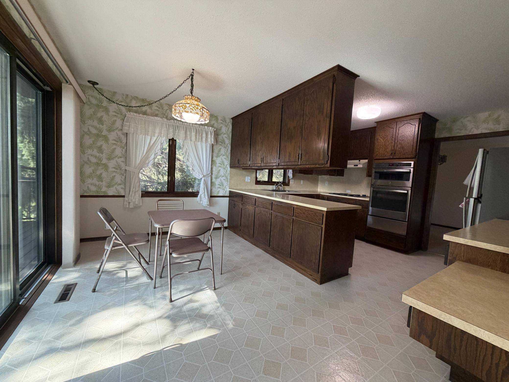 1320 Spring Valley RD, Golden Valley, MN 55422