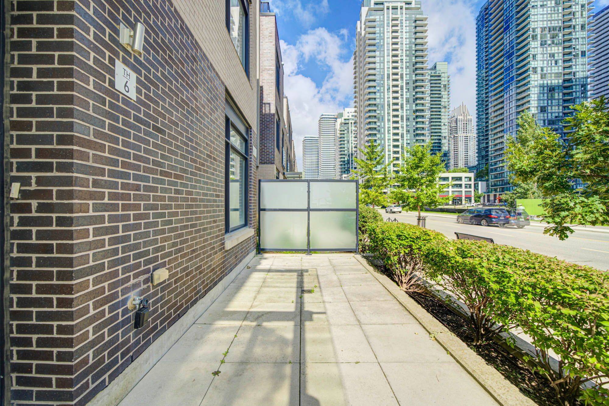 4010 Parkside Village DR #6, Mississauga, ON L5B 0K2