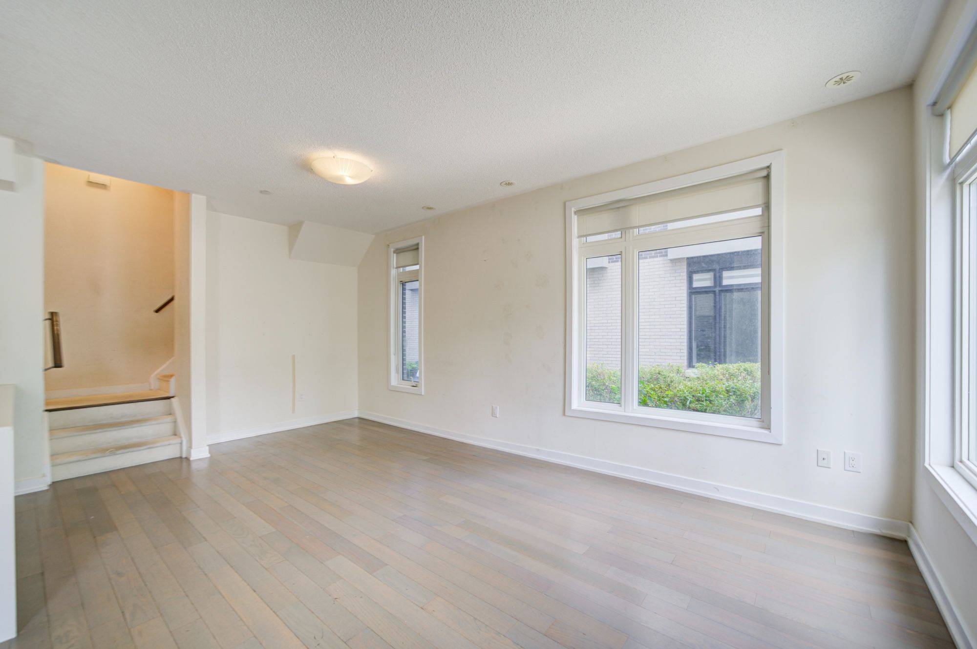 4010 Parkside Village DR #6, Mississauga, ON L5B 0K2