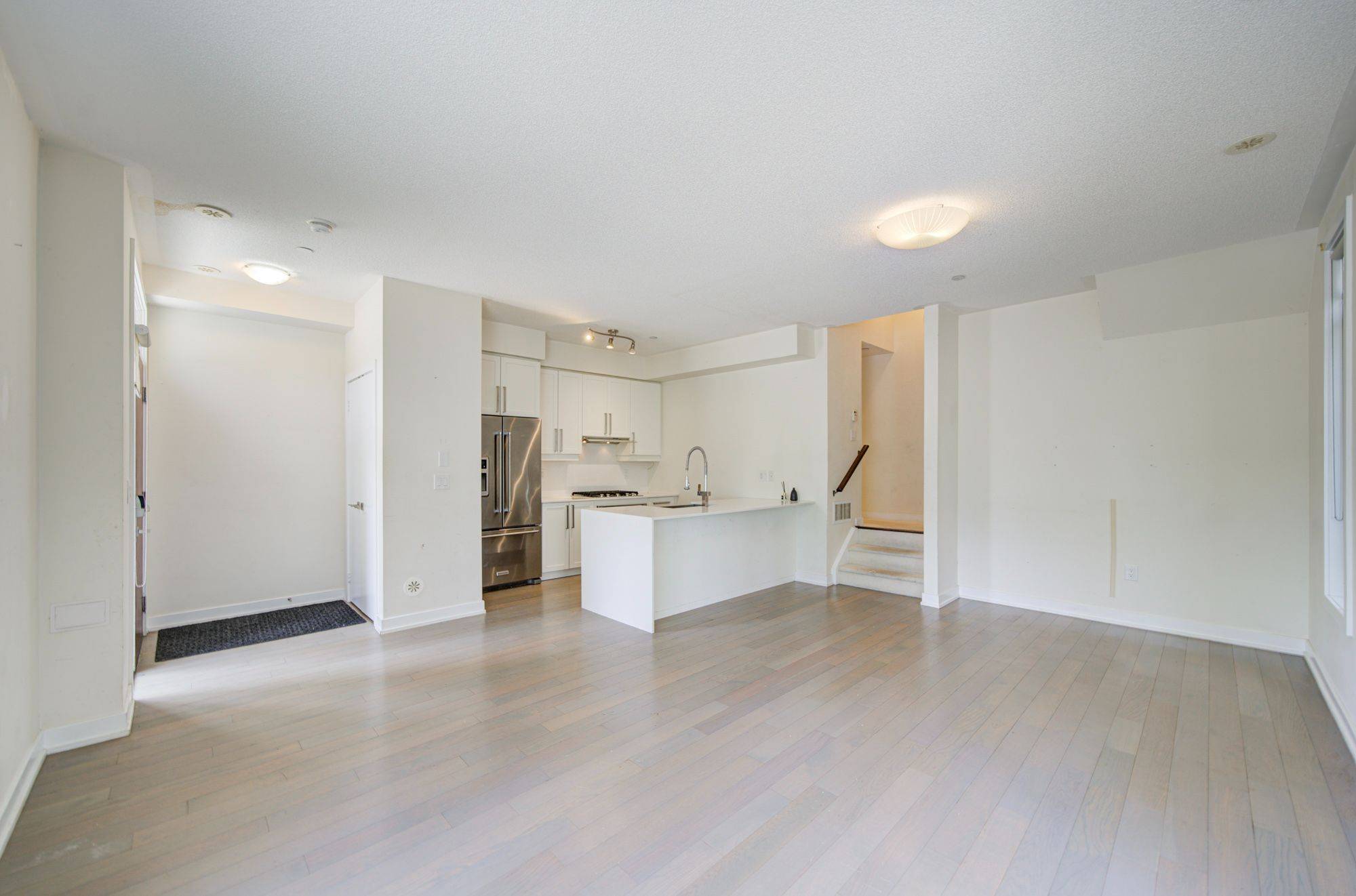 4010 Parkside Village DR #6, Mississauga, ON L5B 0K2