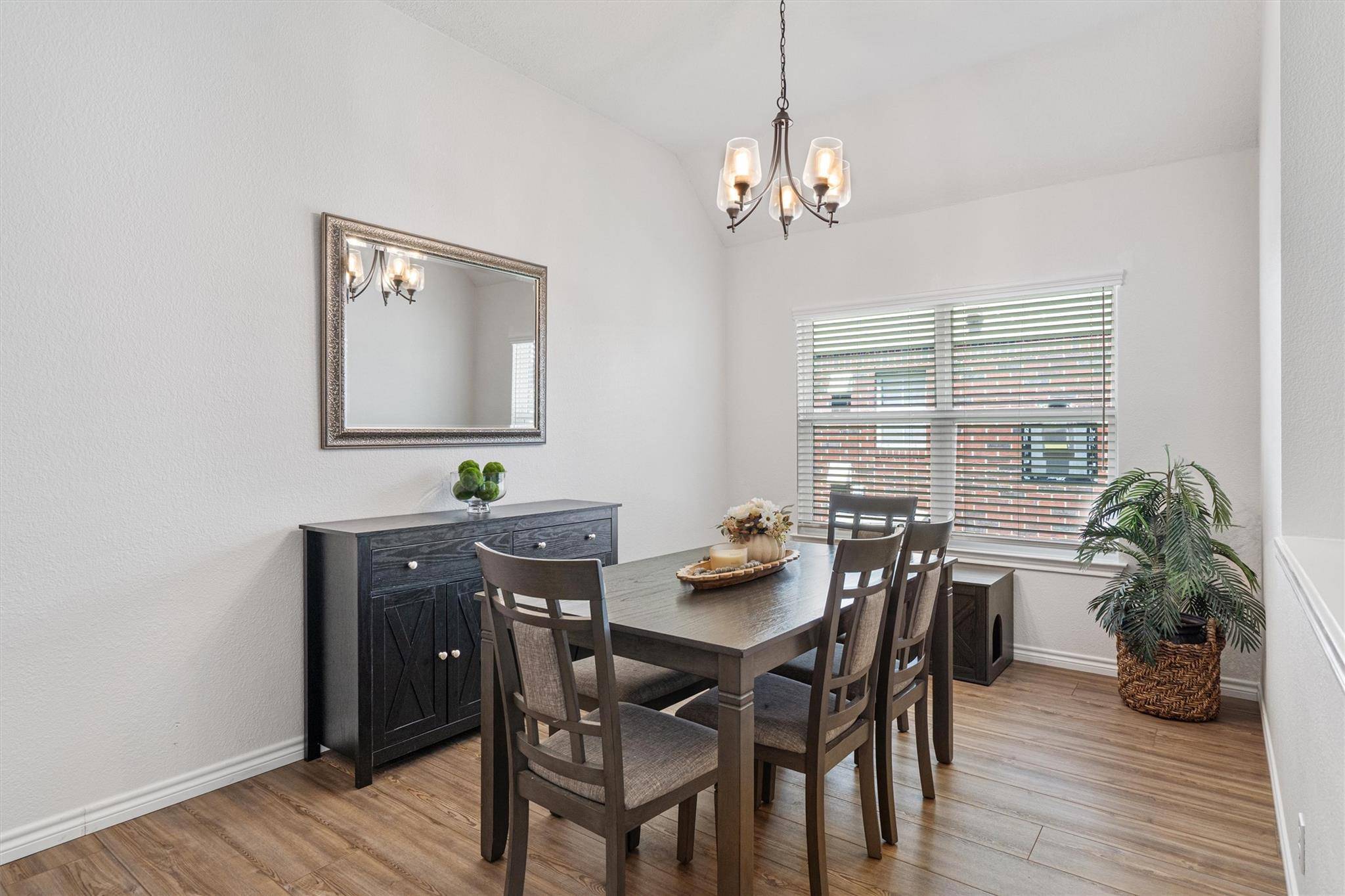 3746 Newland DR, Round Rock, TX 78681