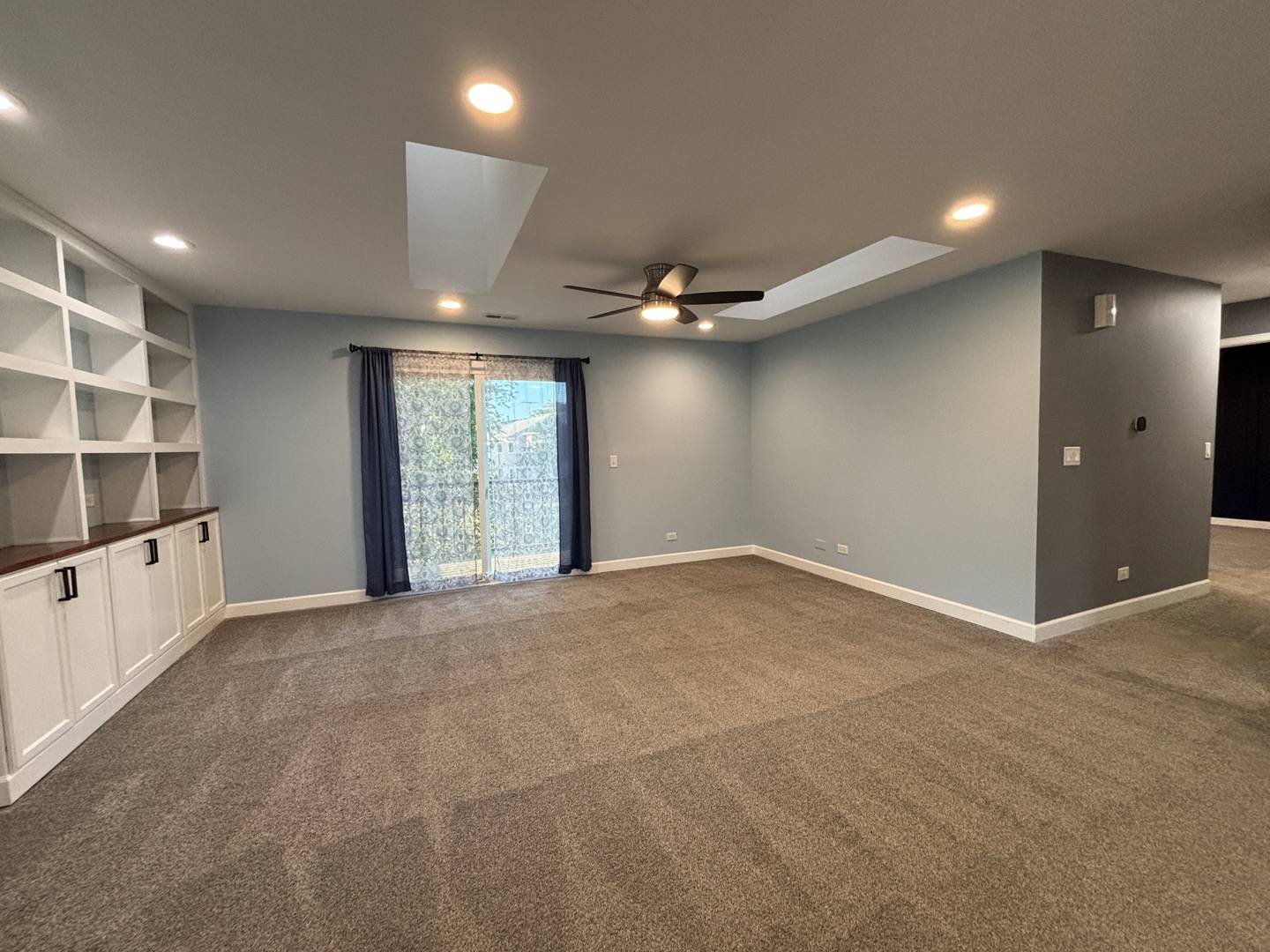 2114 Southwind CIR #7-3, Schaumburg, IL 60194
