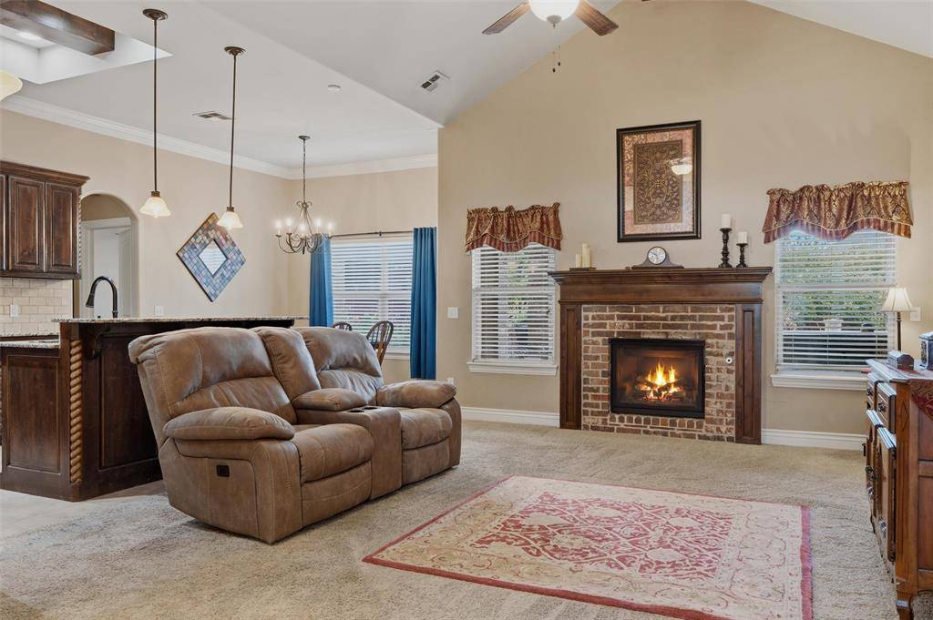 2713 Busheywood DR, Yukon, OK 73099