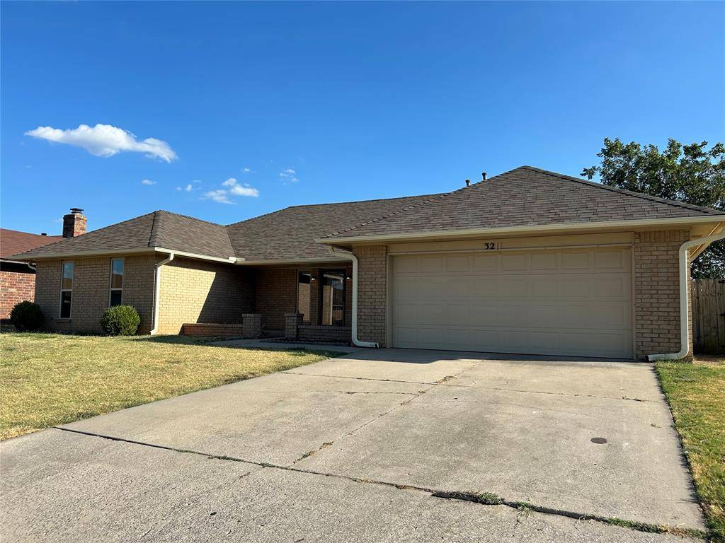 32 Corona DR, Oklahoma City, OK 73149